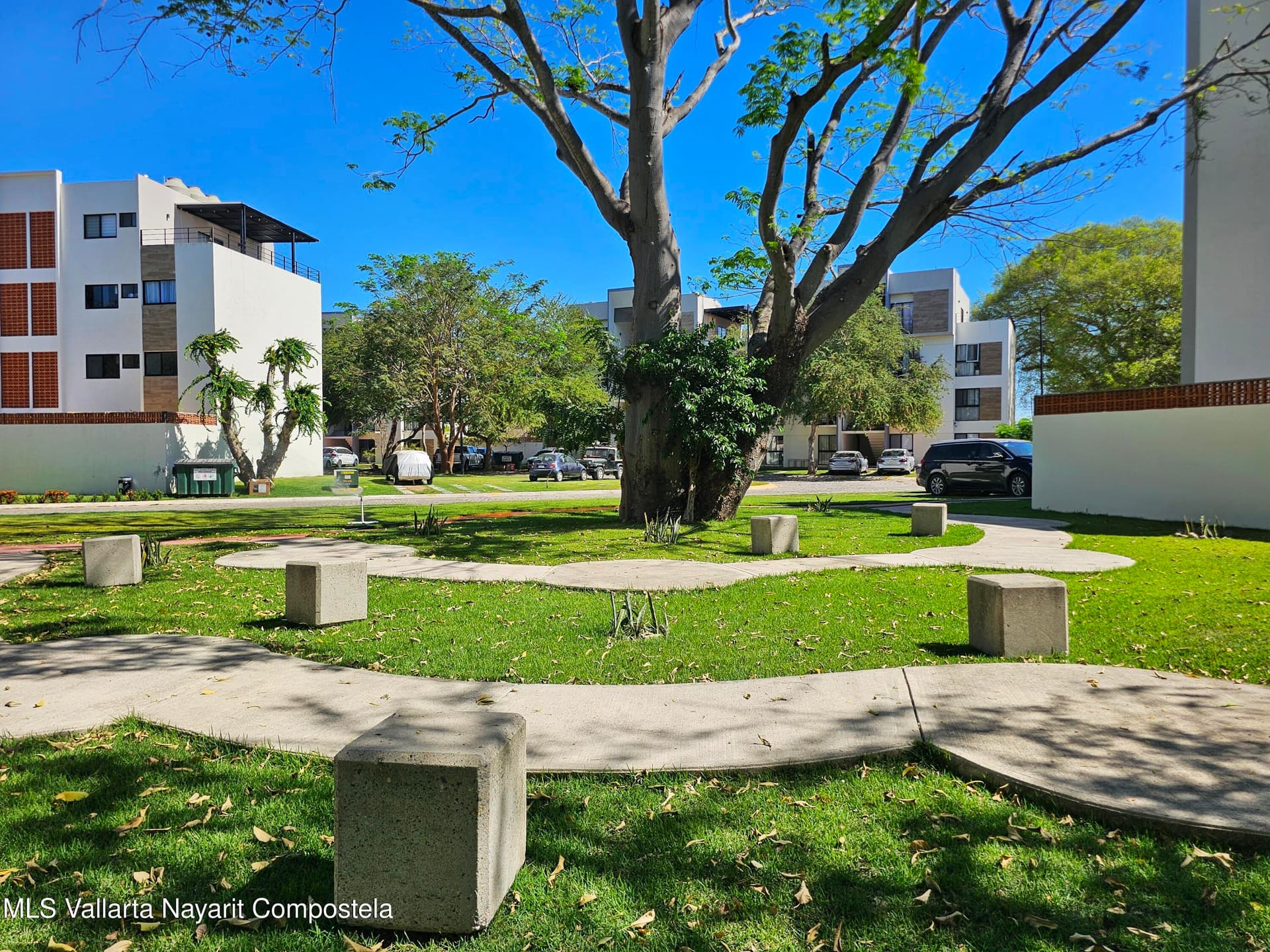 205 Paseo Foresta 28