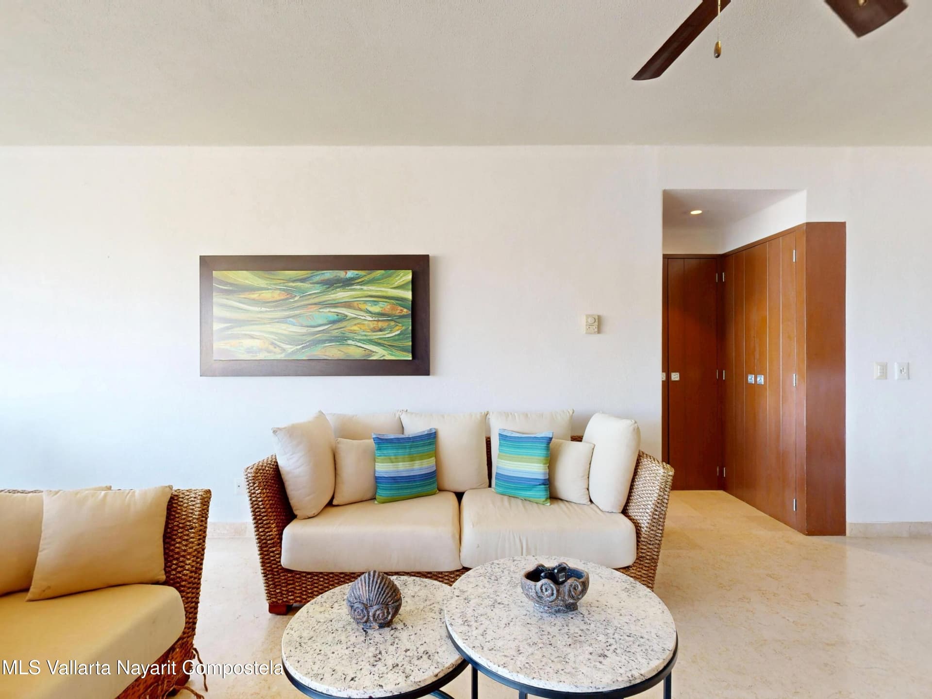 Punta Esmeralda 16