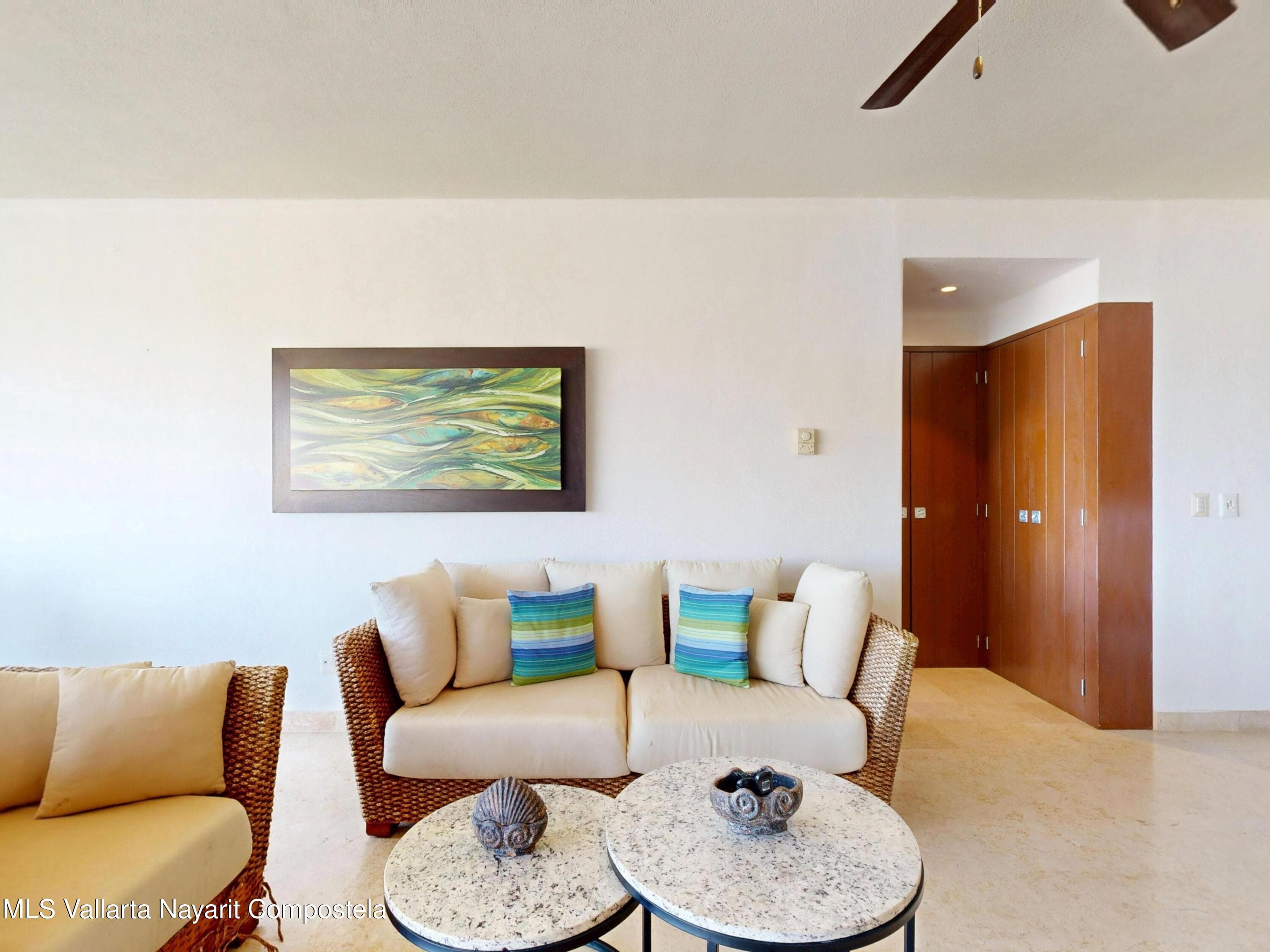 Punta Esmeralda 16