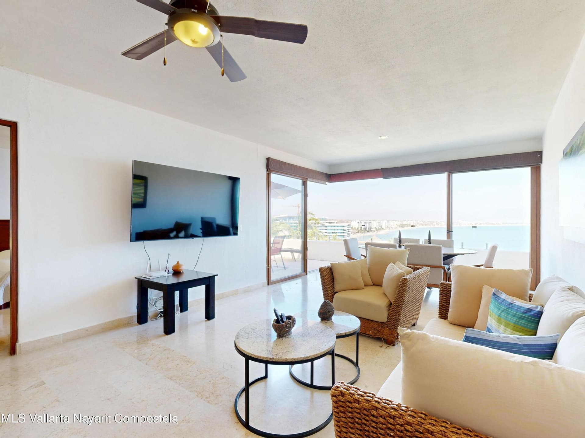 Punta Esmeralda 18