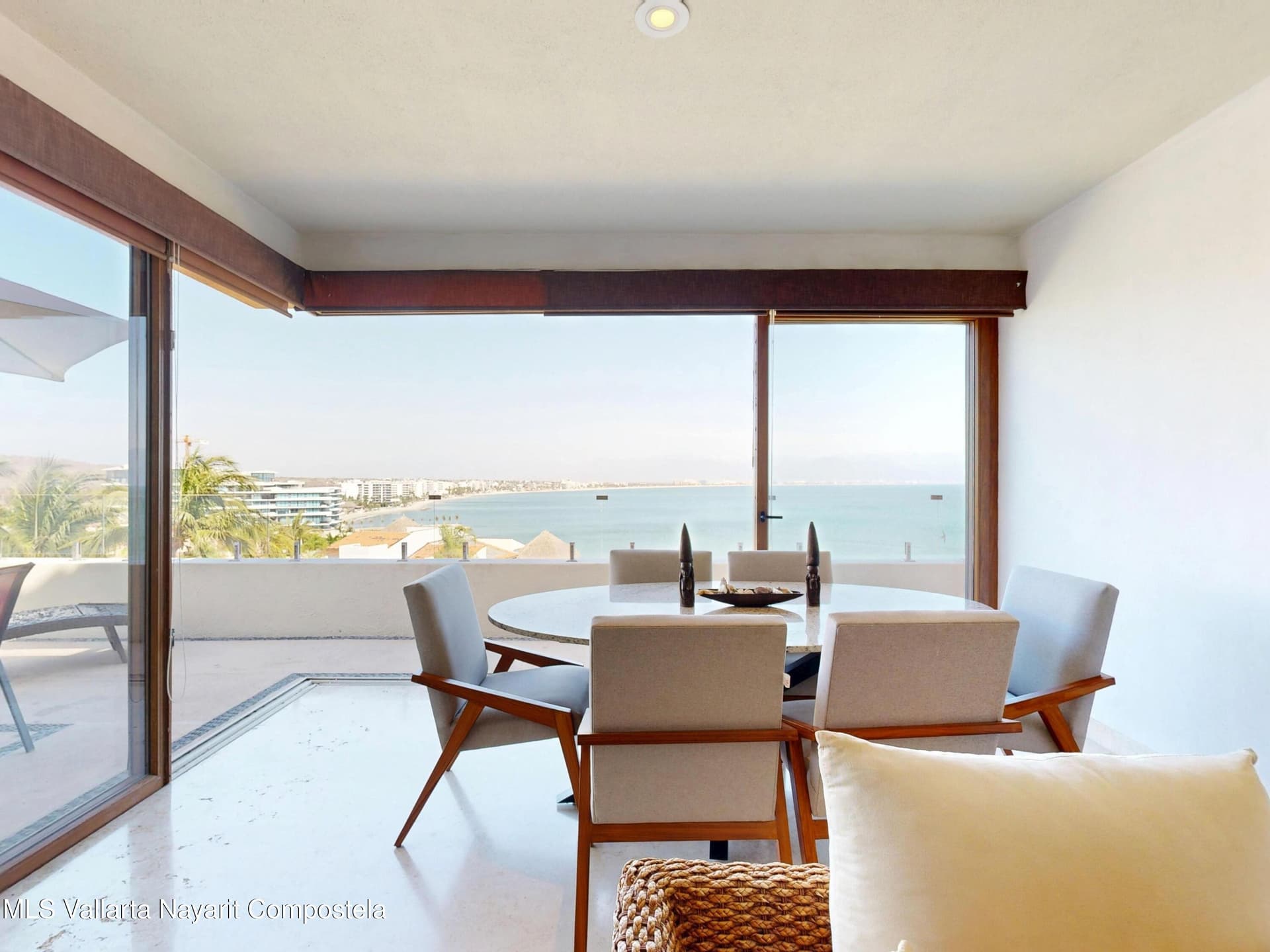 Punta Esmeralda 24