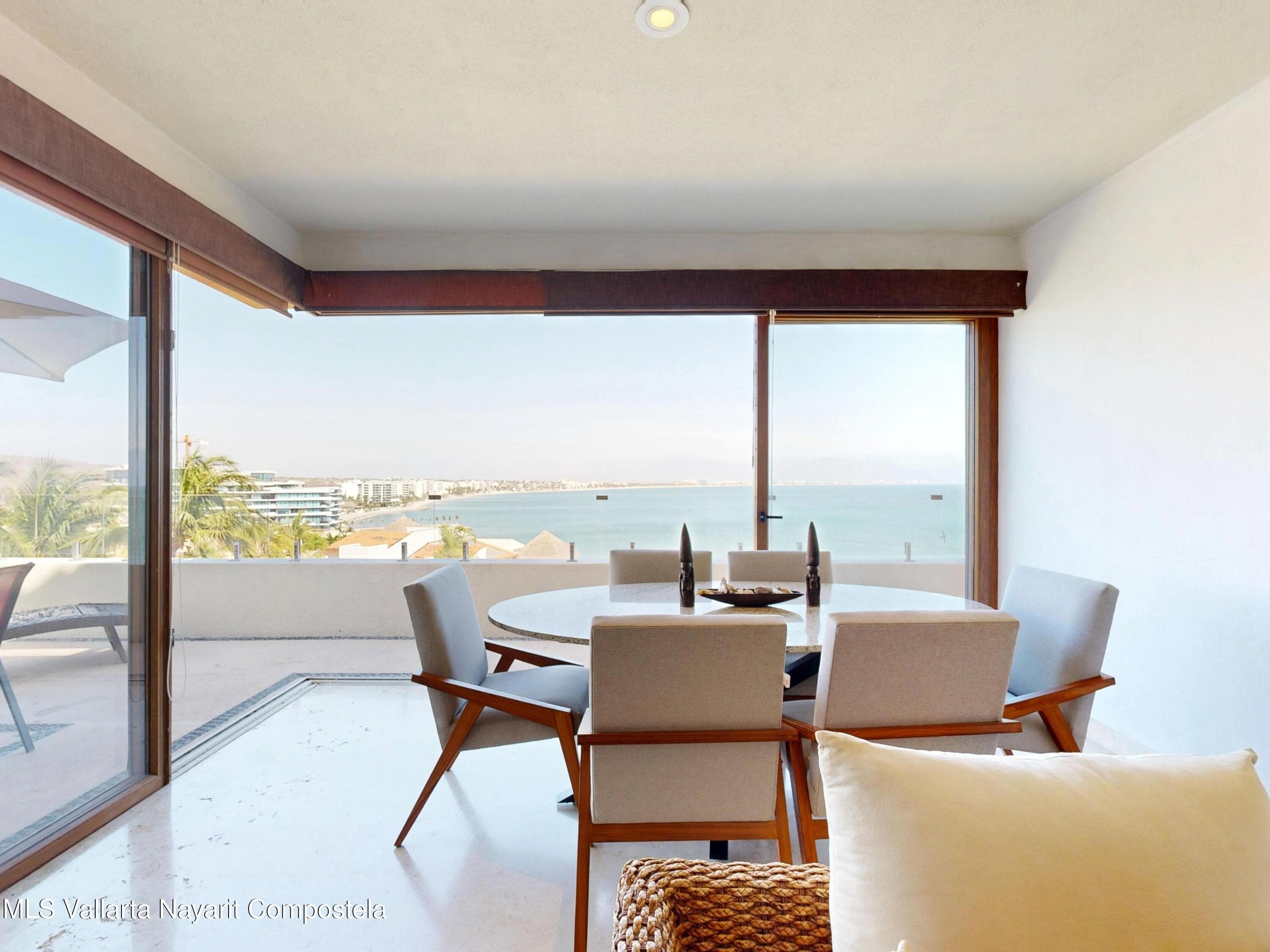 Punta Esmeralda 24