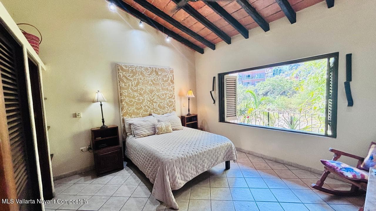 578 Cuauhtemoc 13