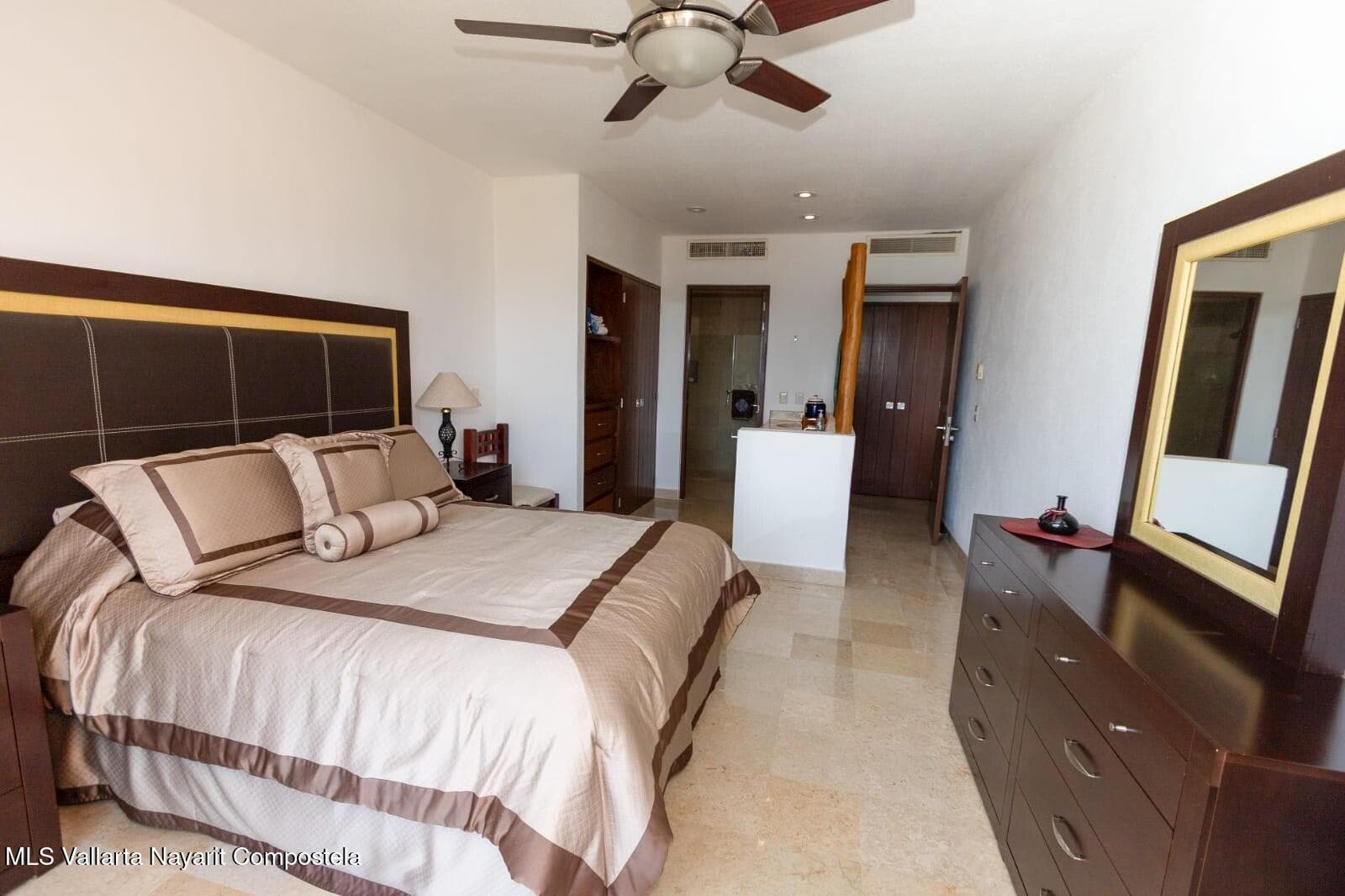 Punta Esmeralda 13
