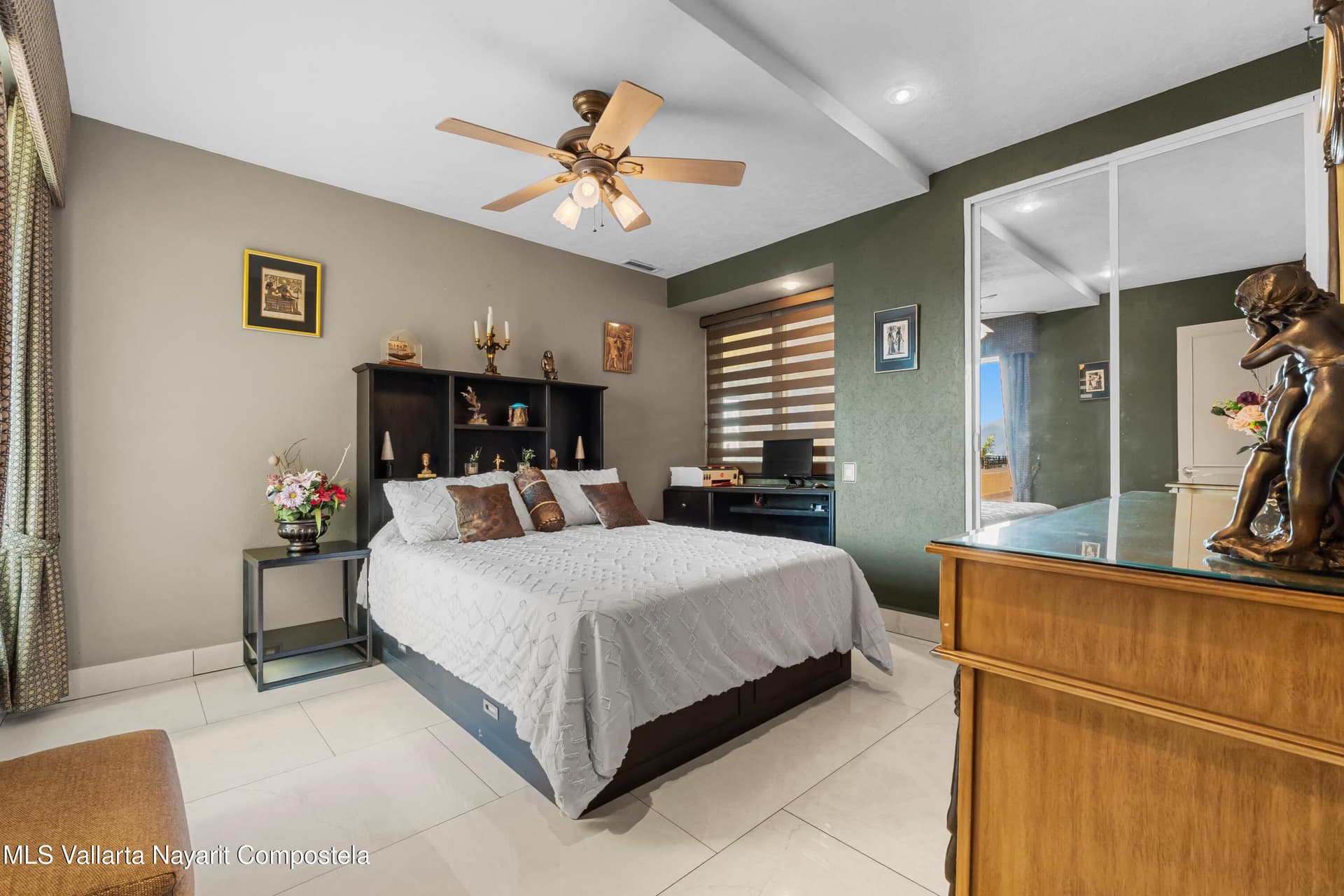 Bay View Grand 27