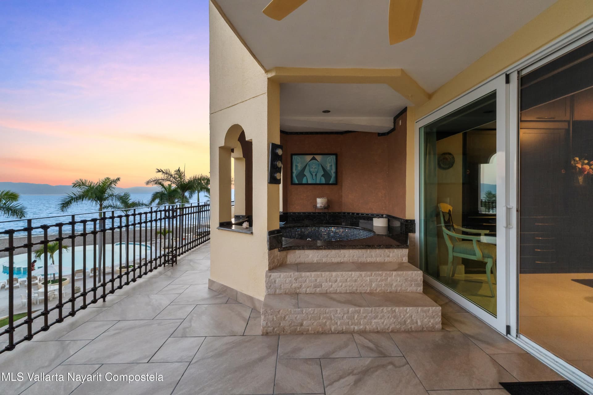 Bay View Grand 40