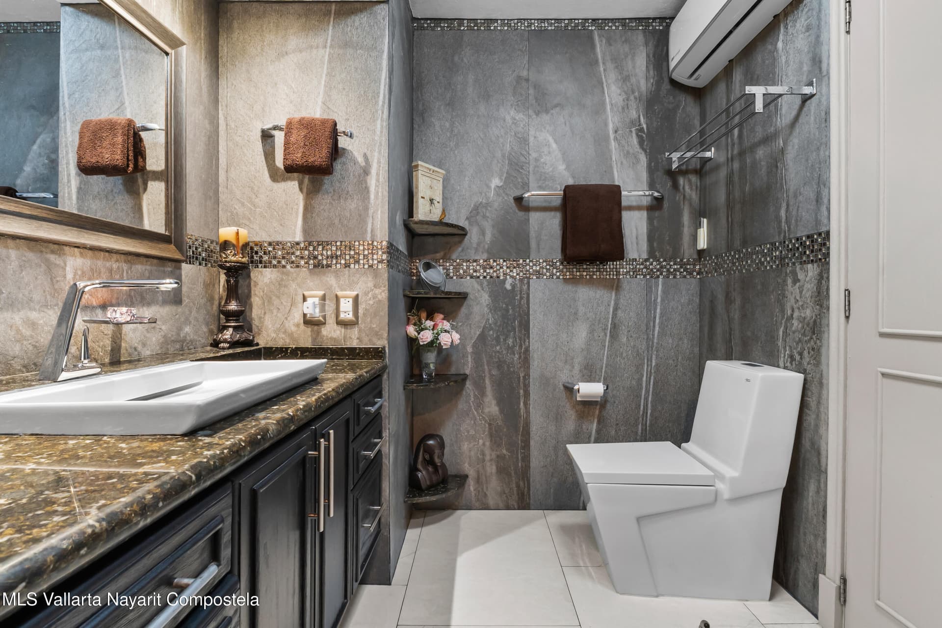Bay View Grand 24
