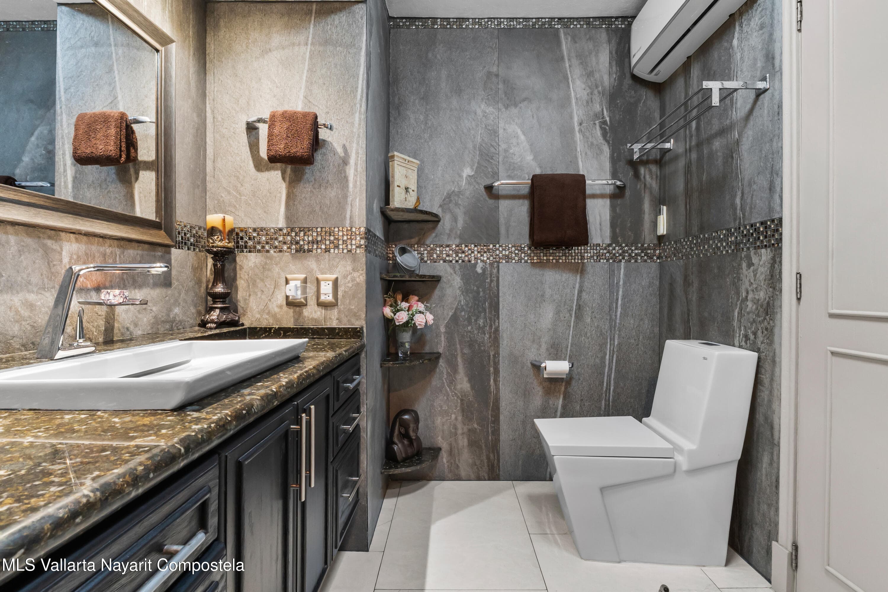 Bay View Grand 24