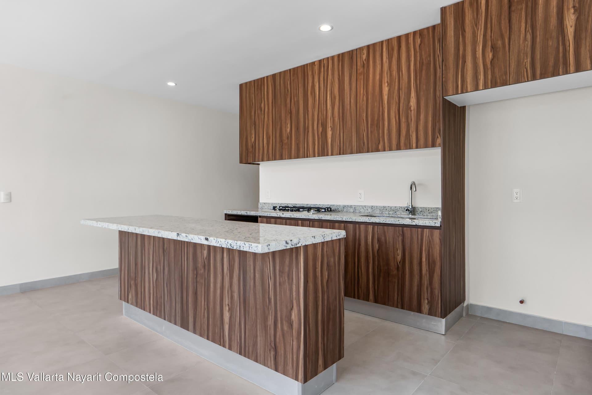 1200 Av. Mexico 4