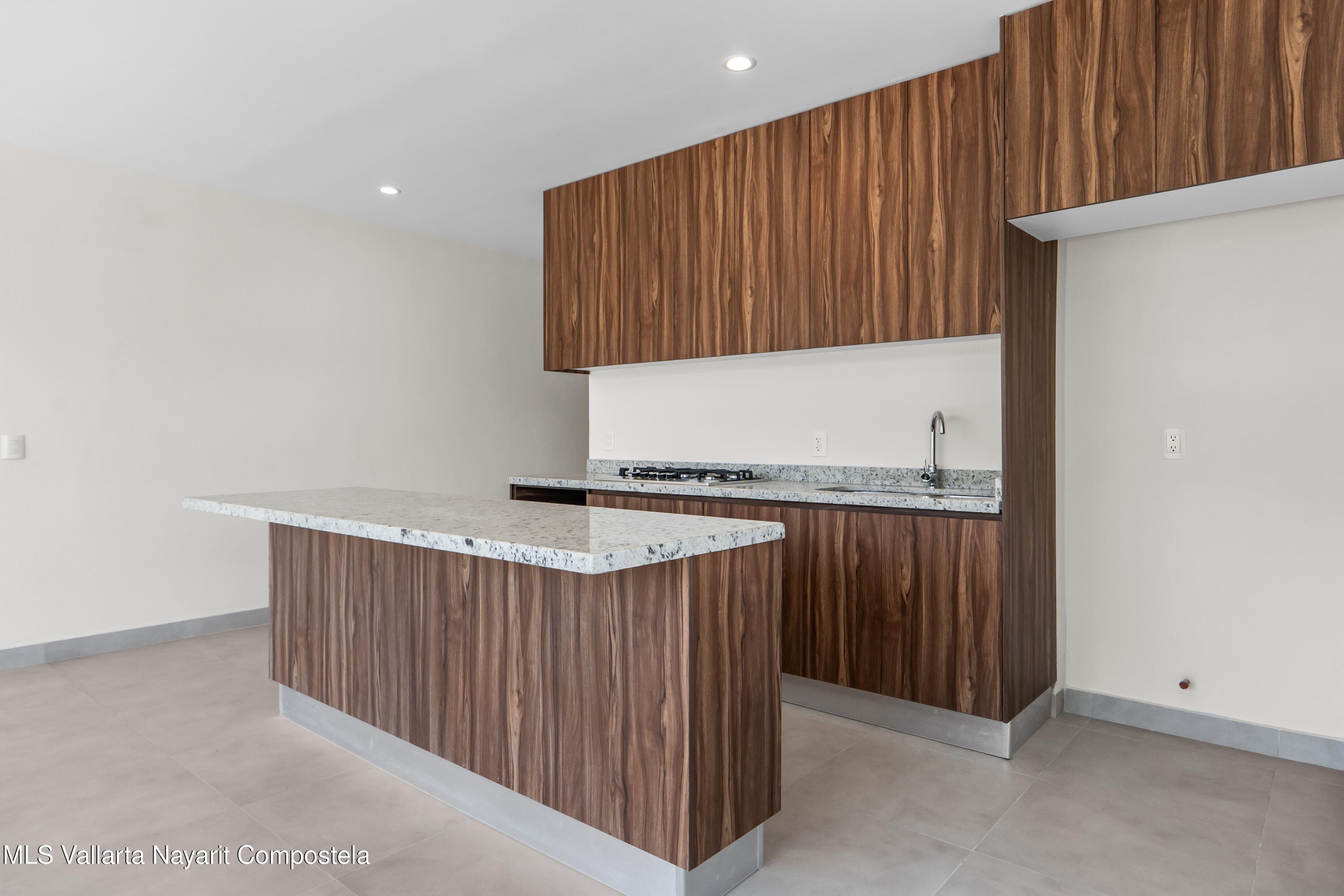 1200 Av. Mexico 4