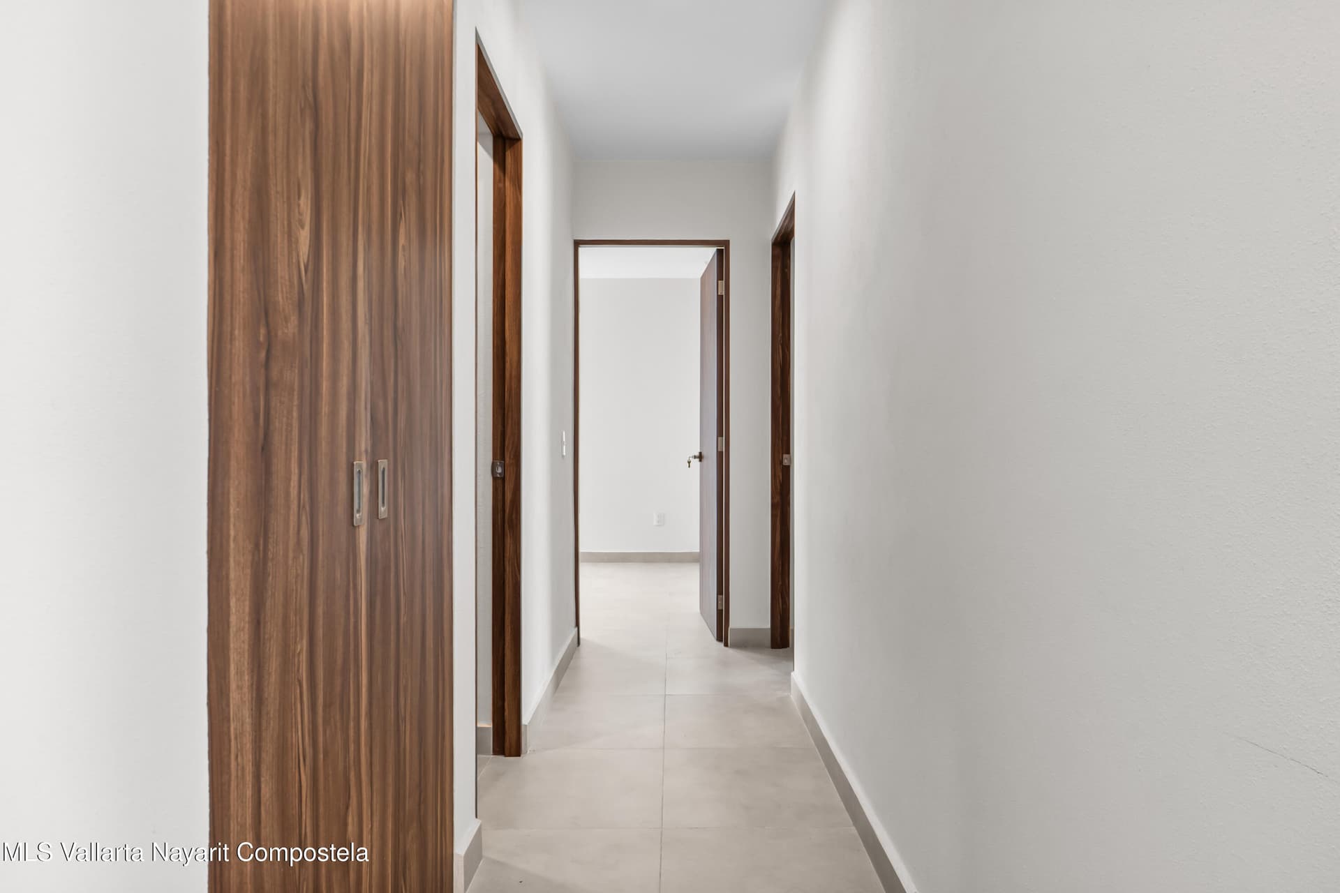 1200 Av. Mexico 9