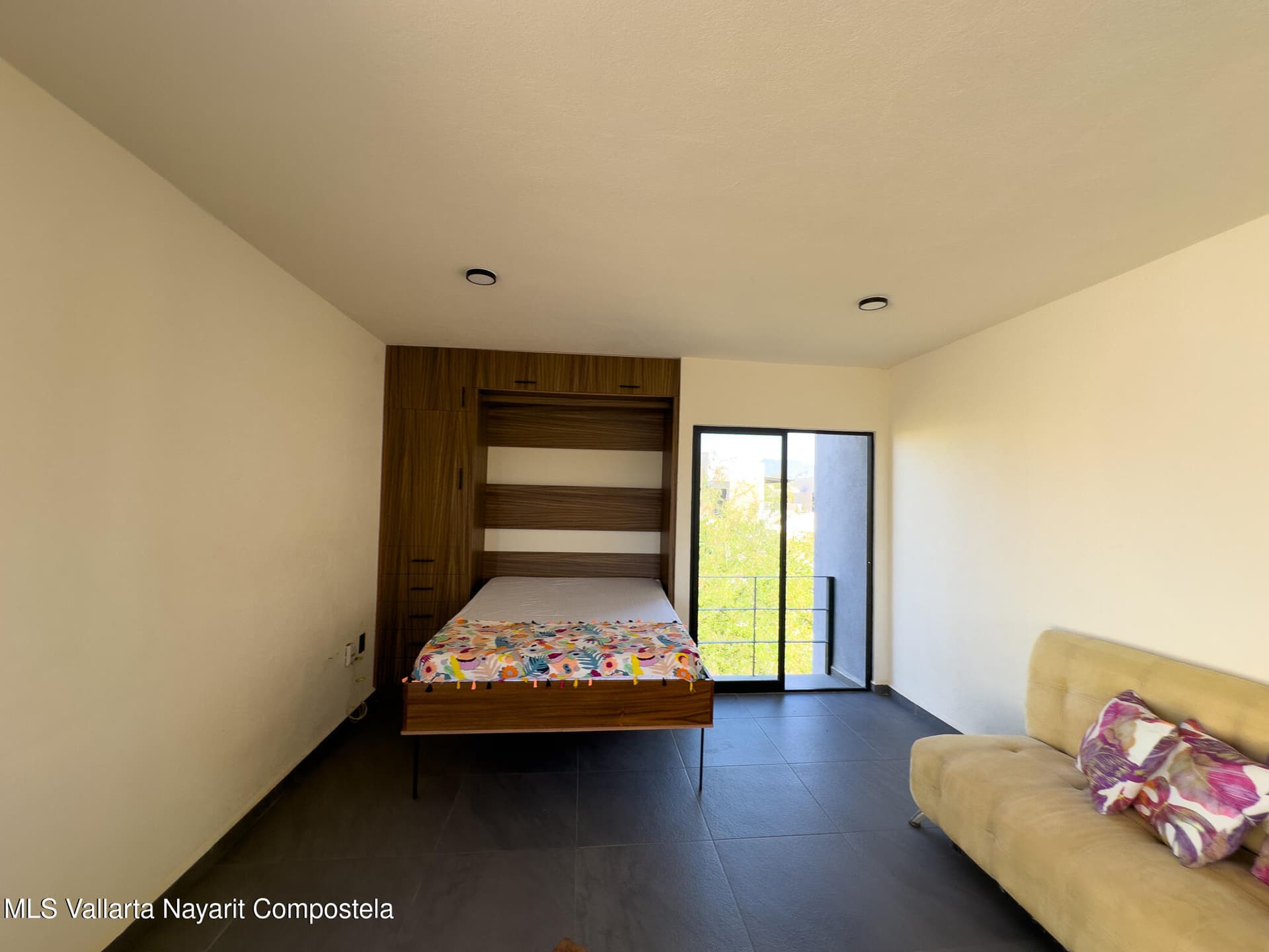 305 Paseo Foresta 9