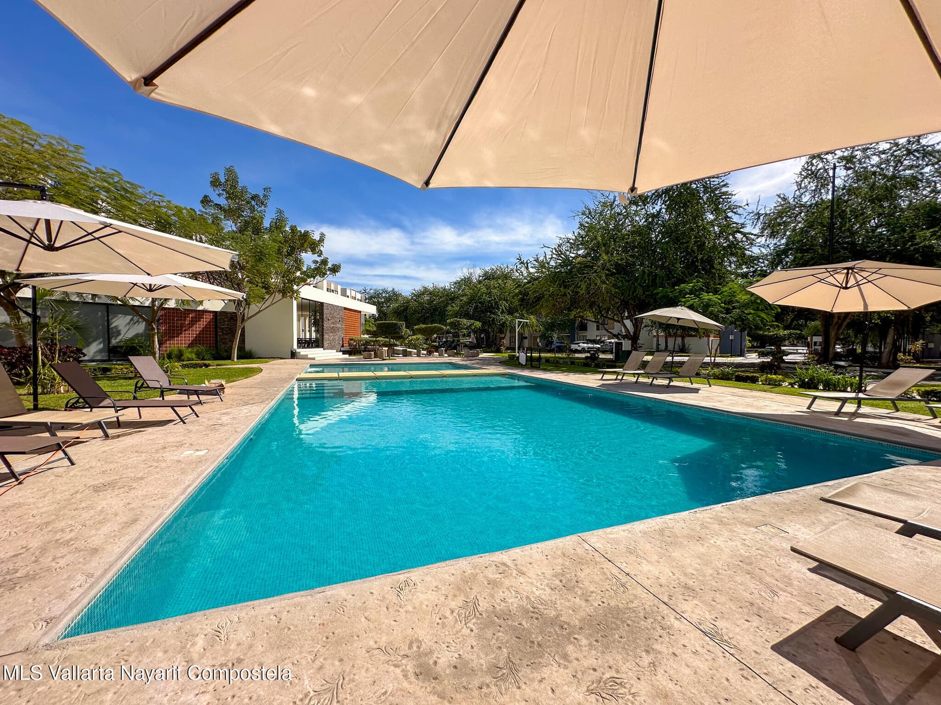 305 Paseo Foresta 31