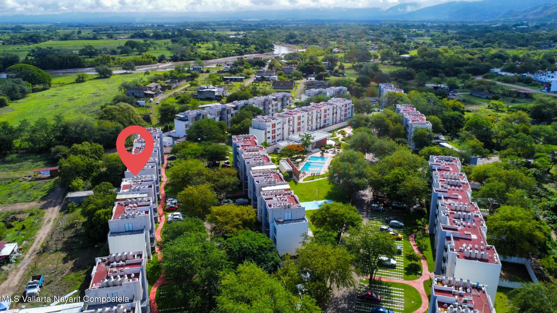 305 Paseo Foresta 40