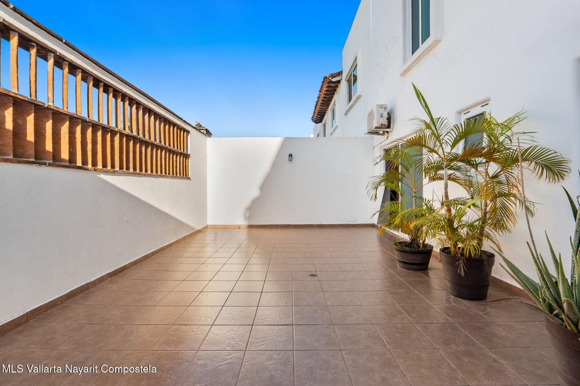 18 Av. Palma Real 25