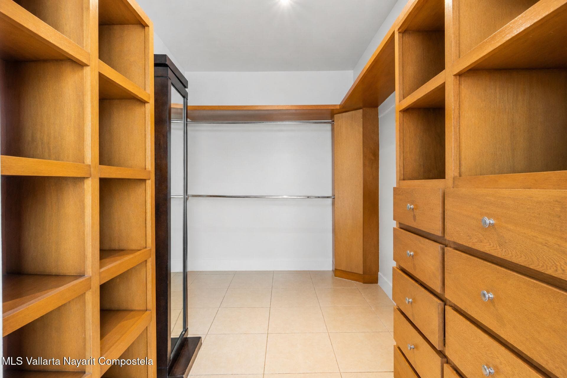 18 Av. Palma Real 15