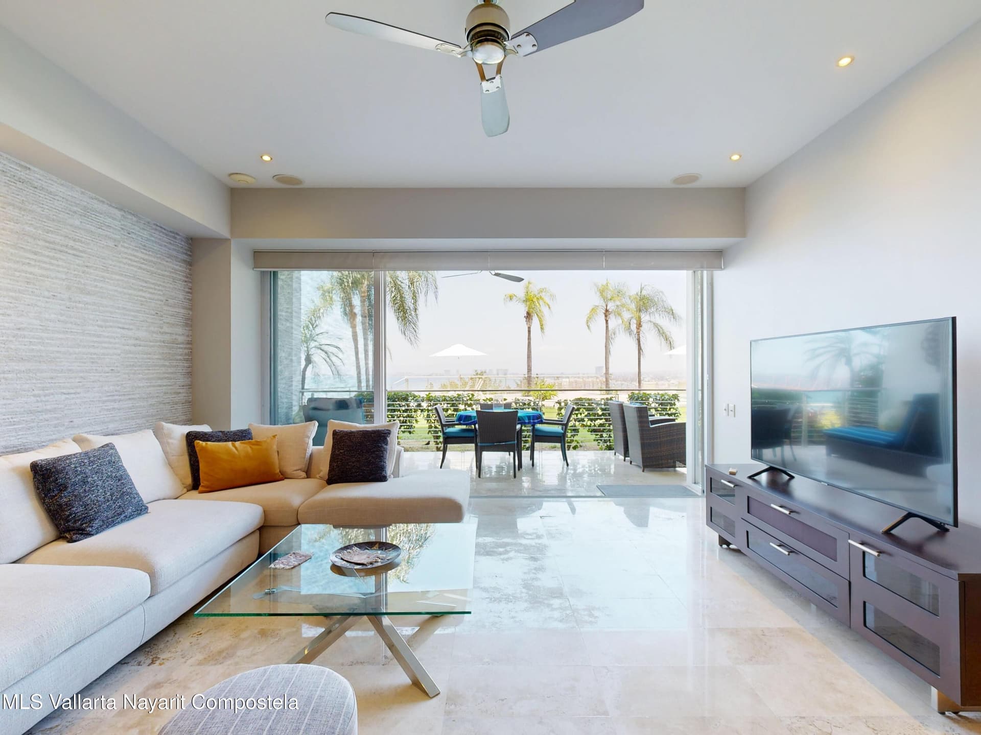 Paramount Bay 14
