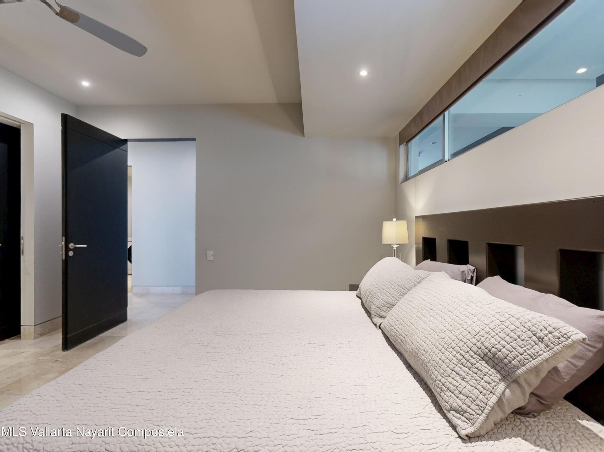 Paramount Bay 26