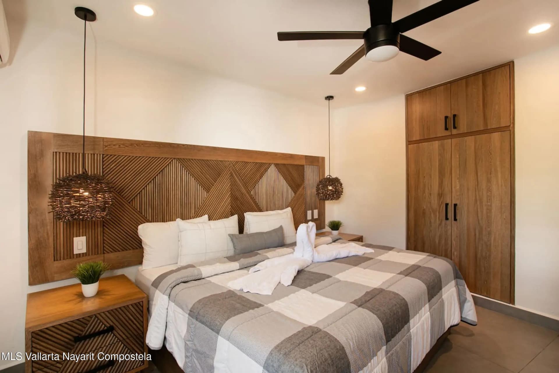 La Palapa 7