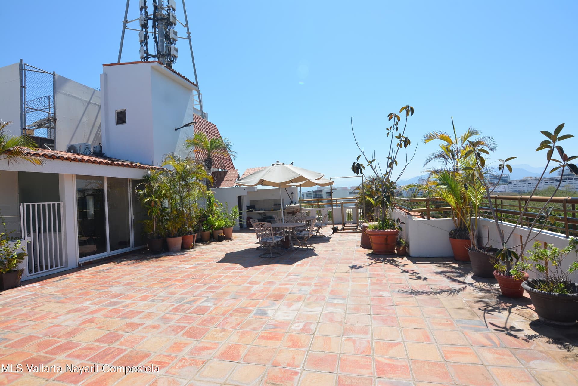 Marina Suites 27