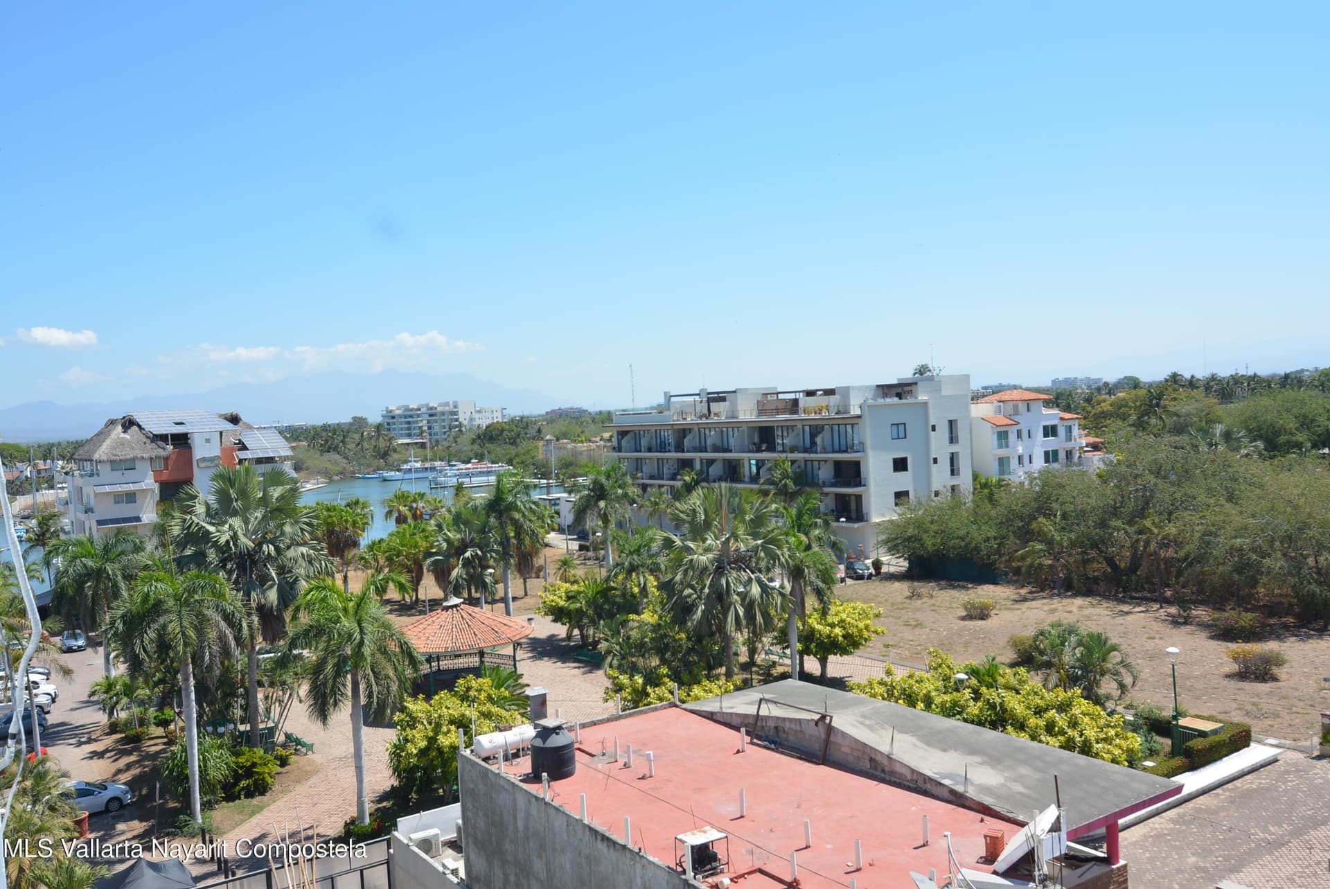 Marina Suites 30