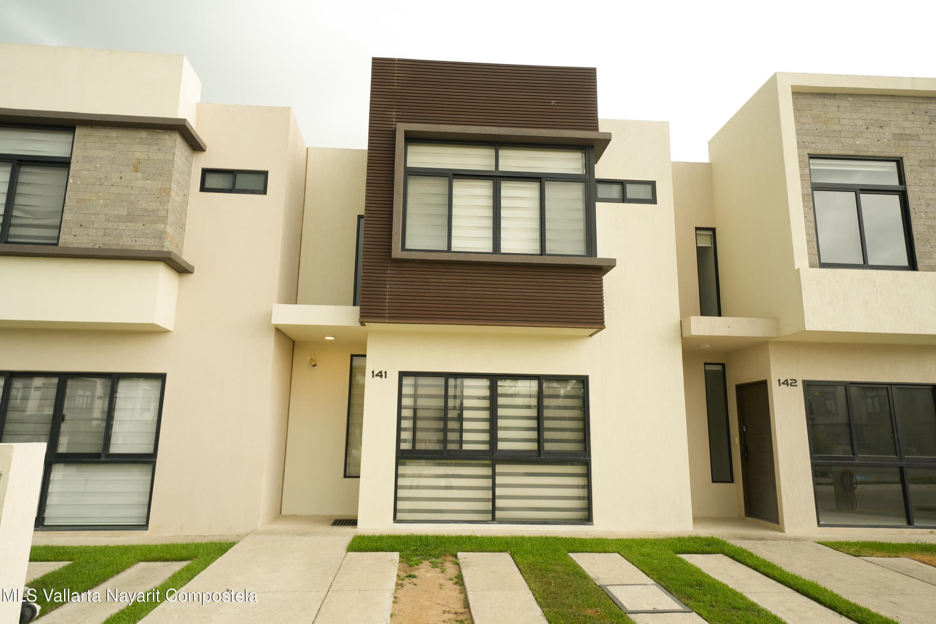 141 Av Portovela Ave 2