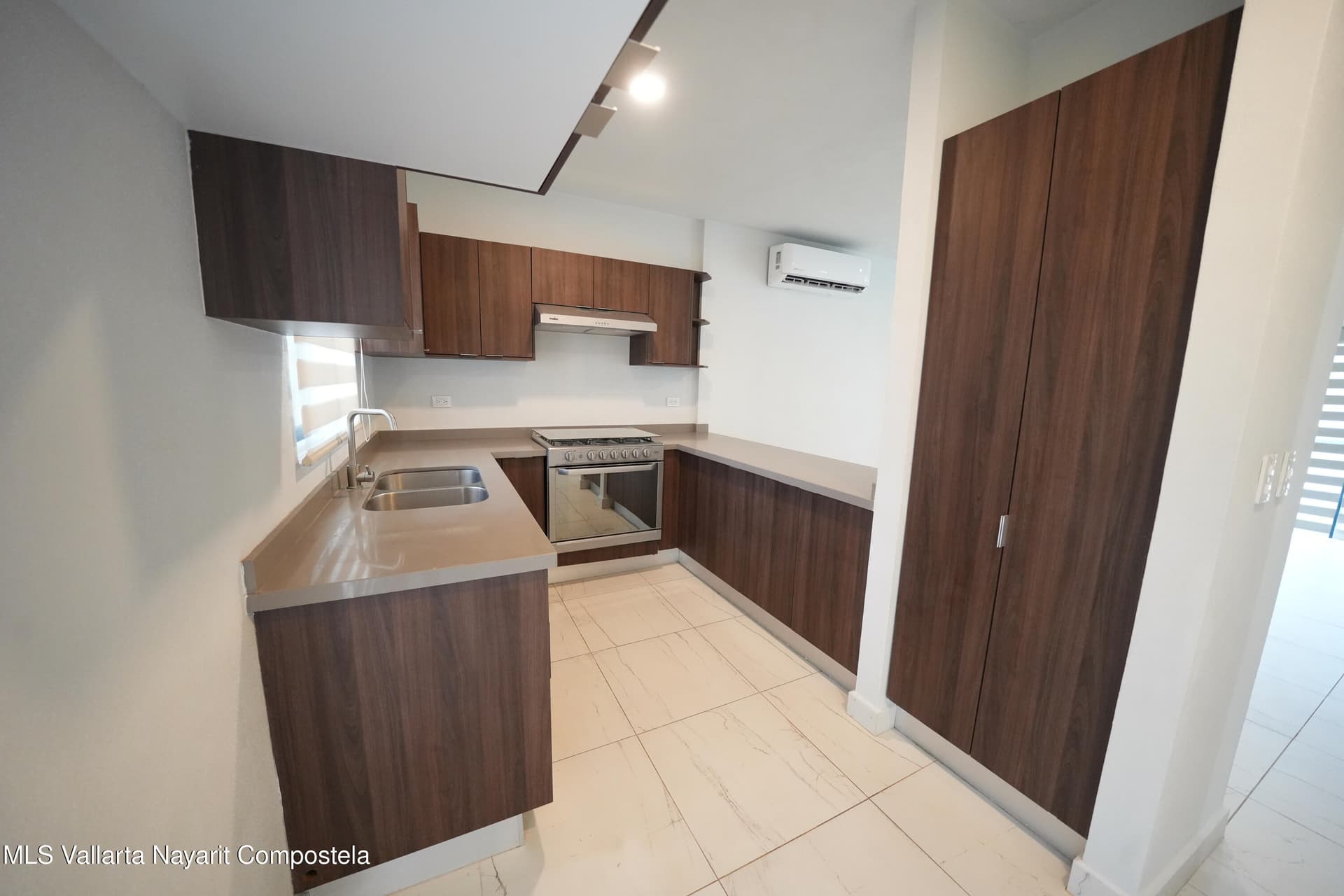 141 Av Portovela Ave 4