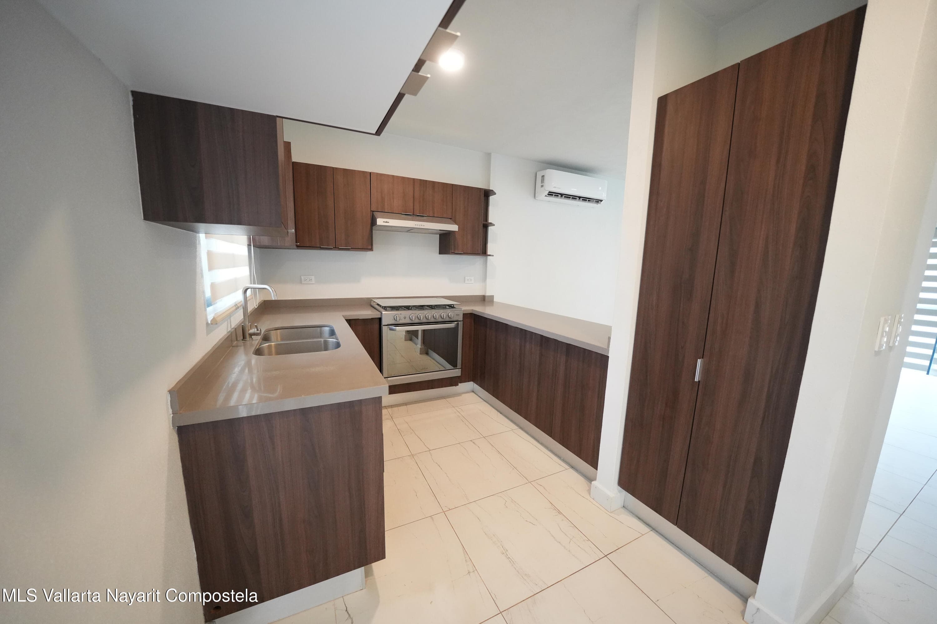 141 Av Portovela Ave 4