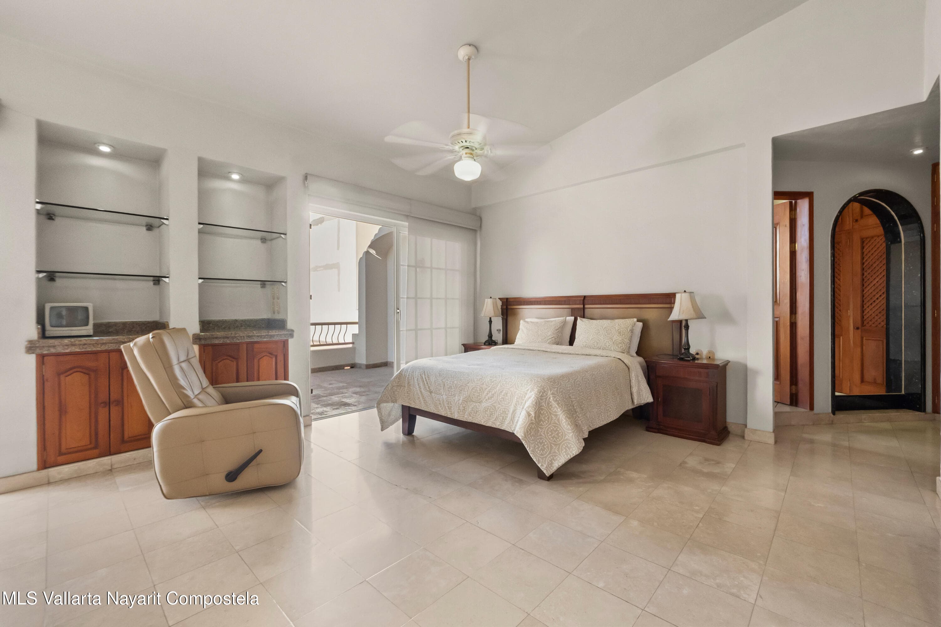 351 Palm Spring 32