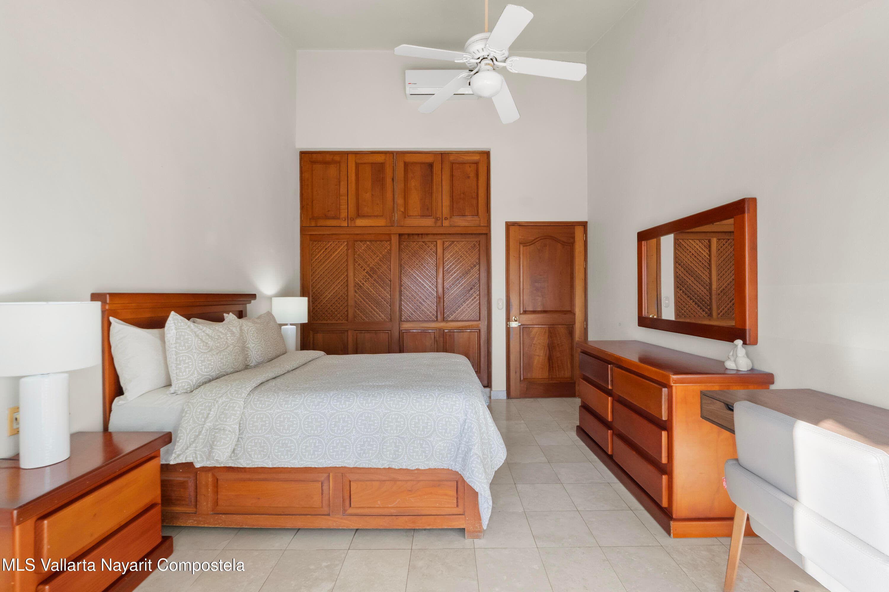 351 Palm Spring 40