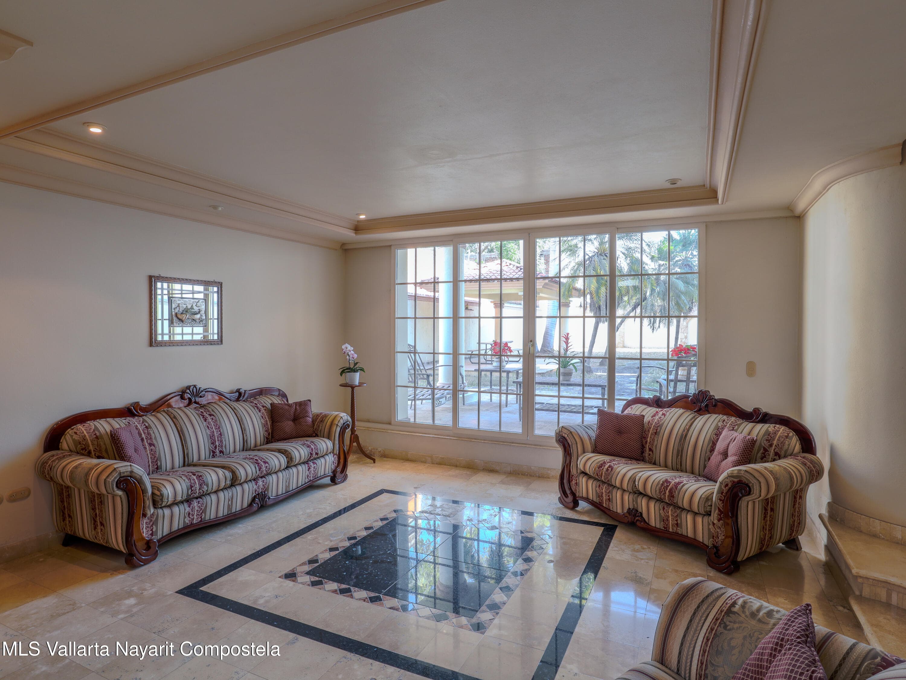 351 Palm Spring 16