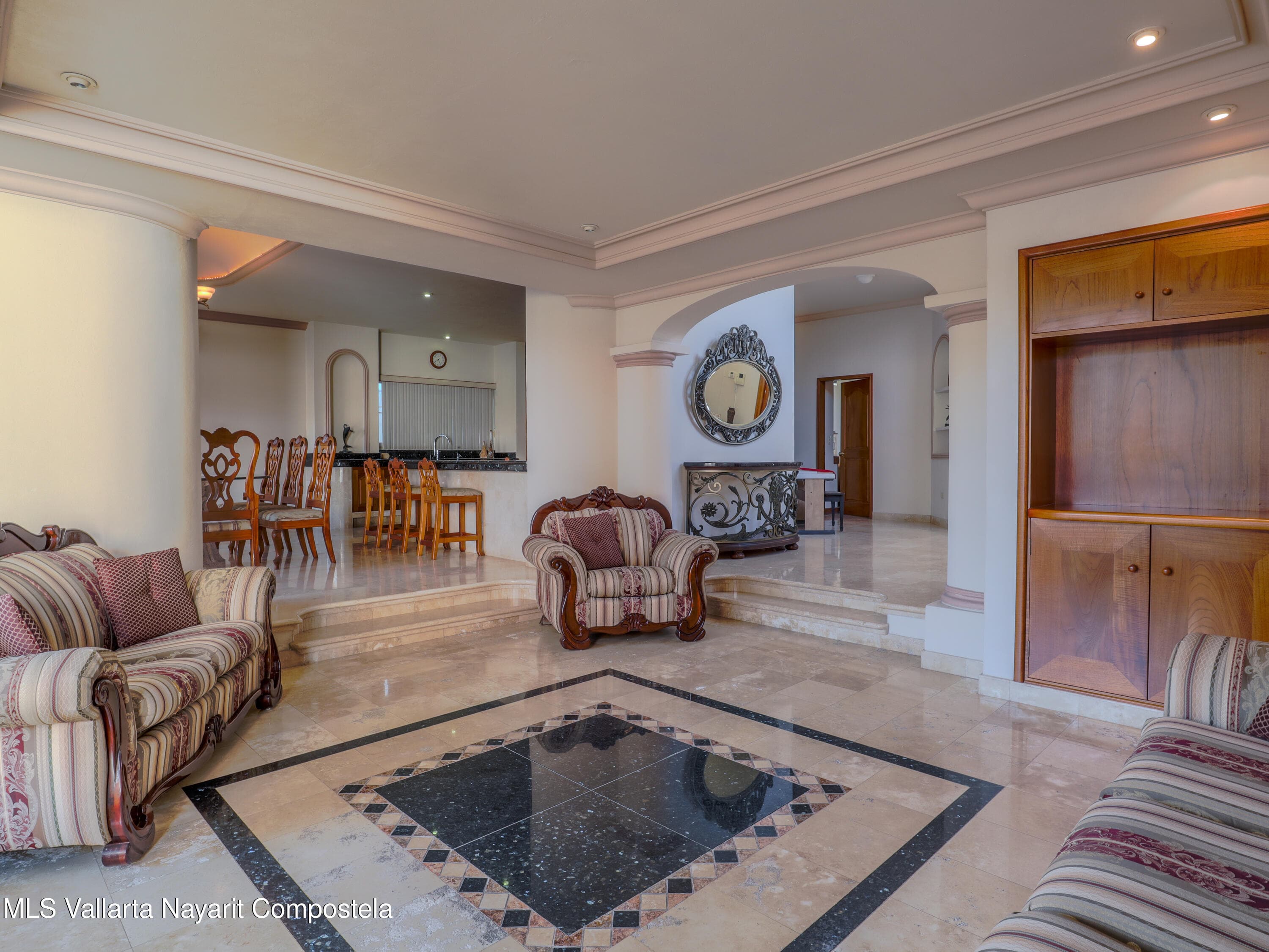 351 Palm Spring 18