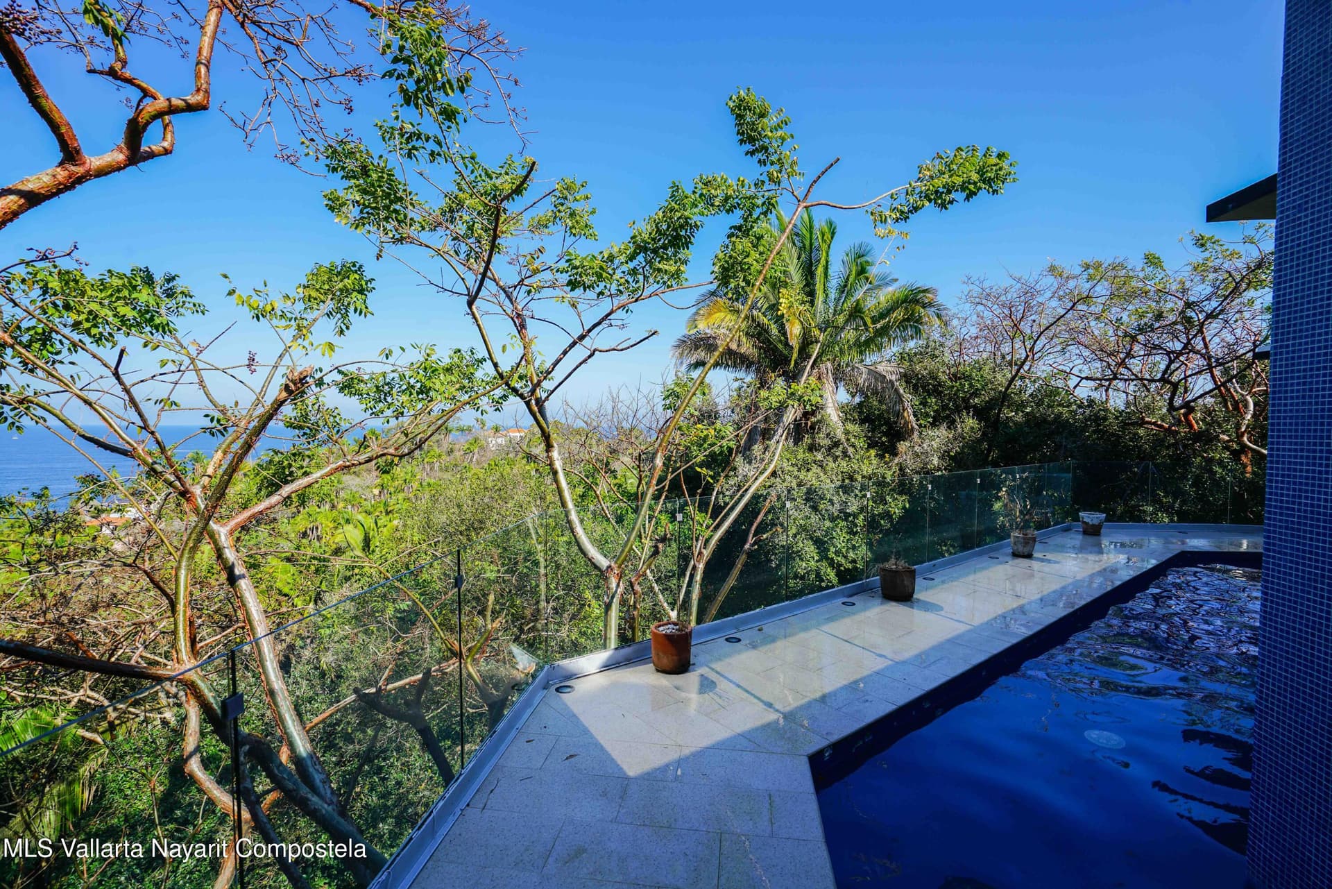 23 Condominio Selva Azul 32