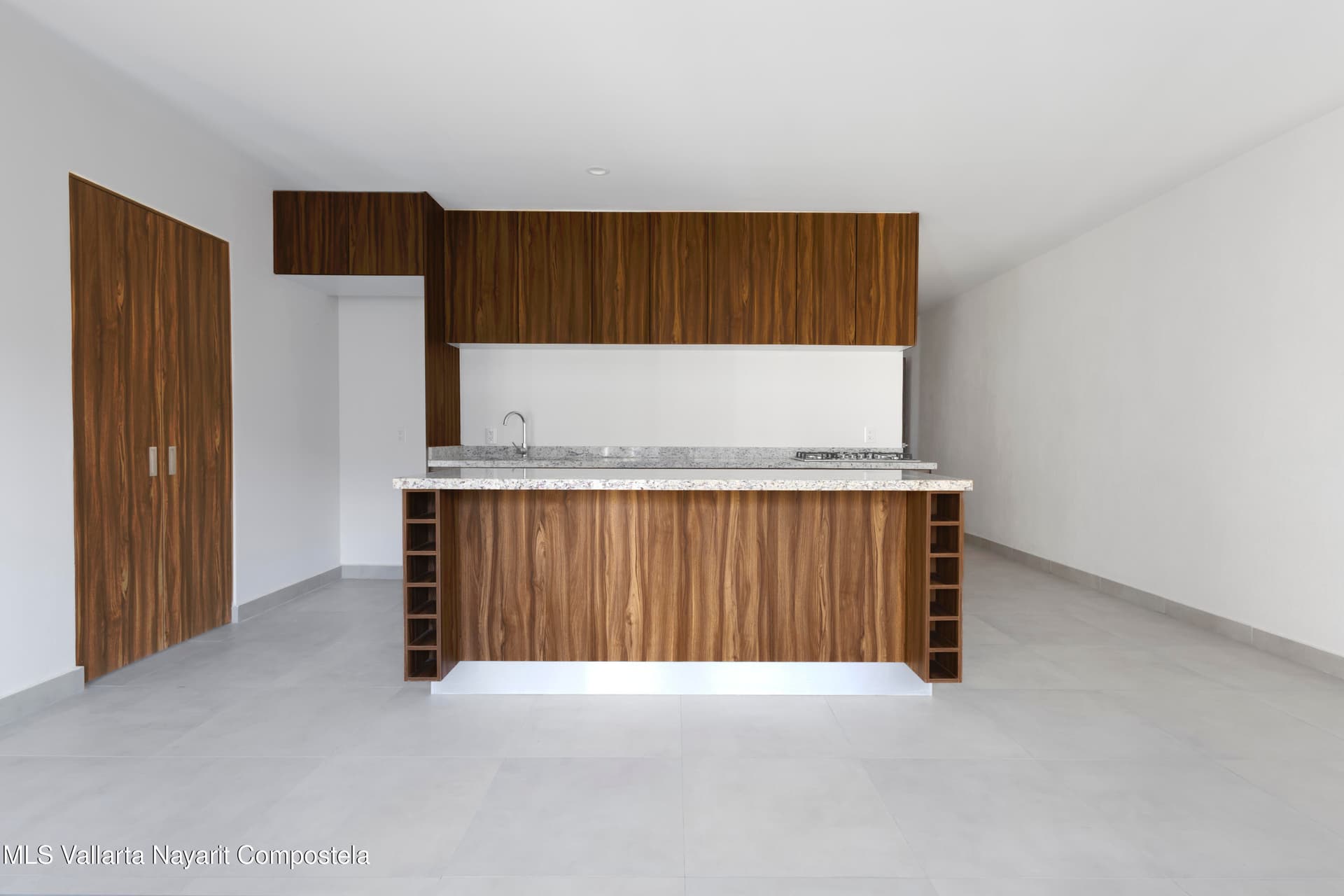 1200 Avenida Mexico E 2