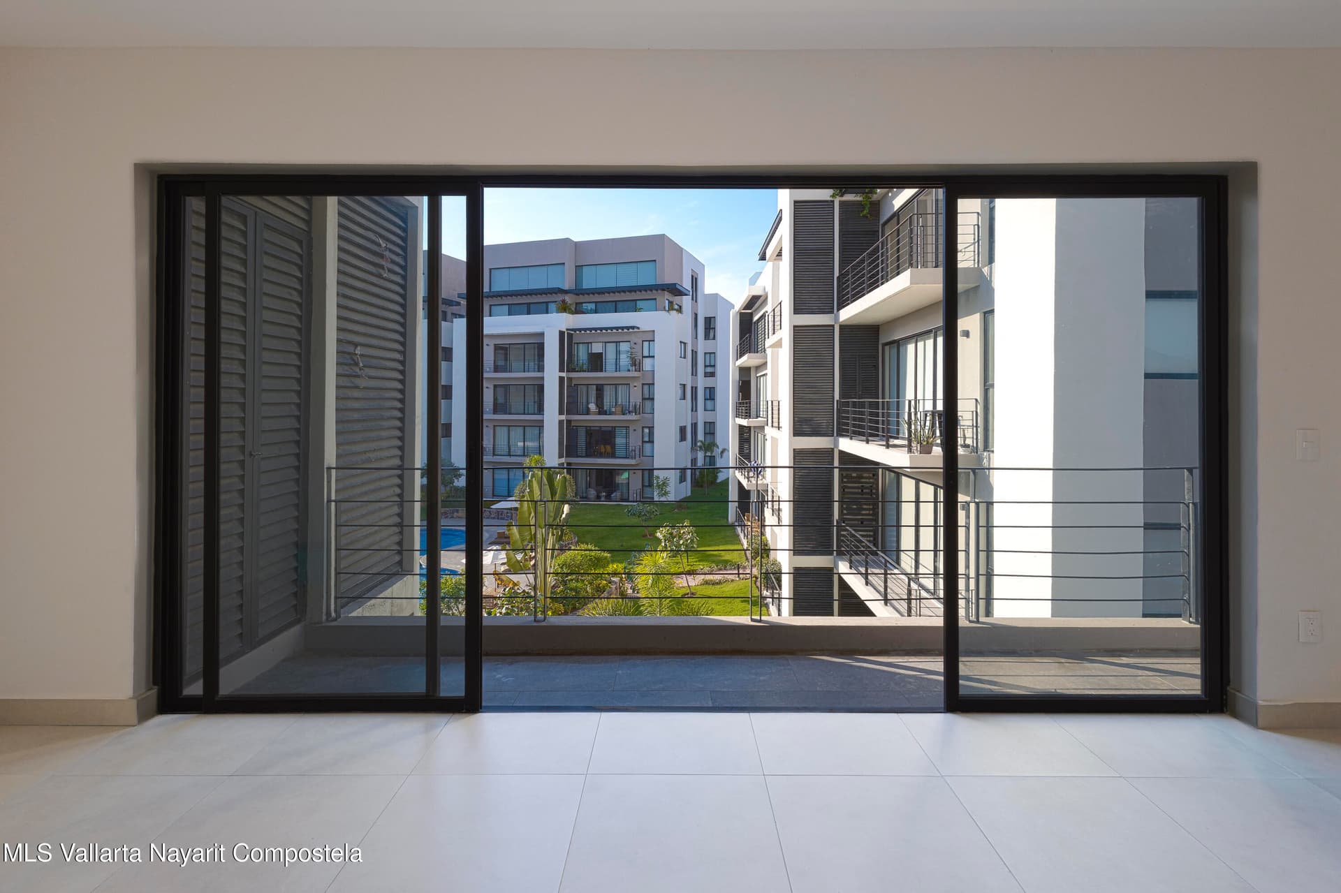 1200 Avenida Mexico E 4