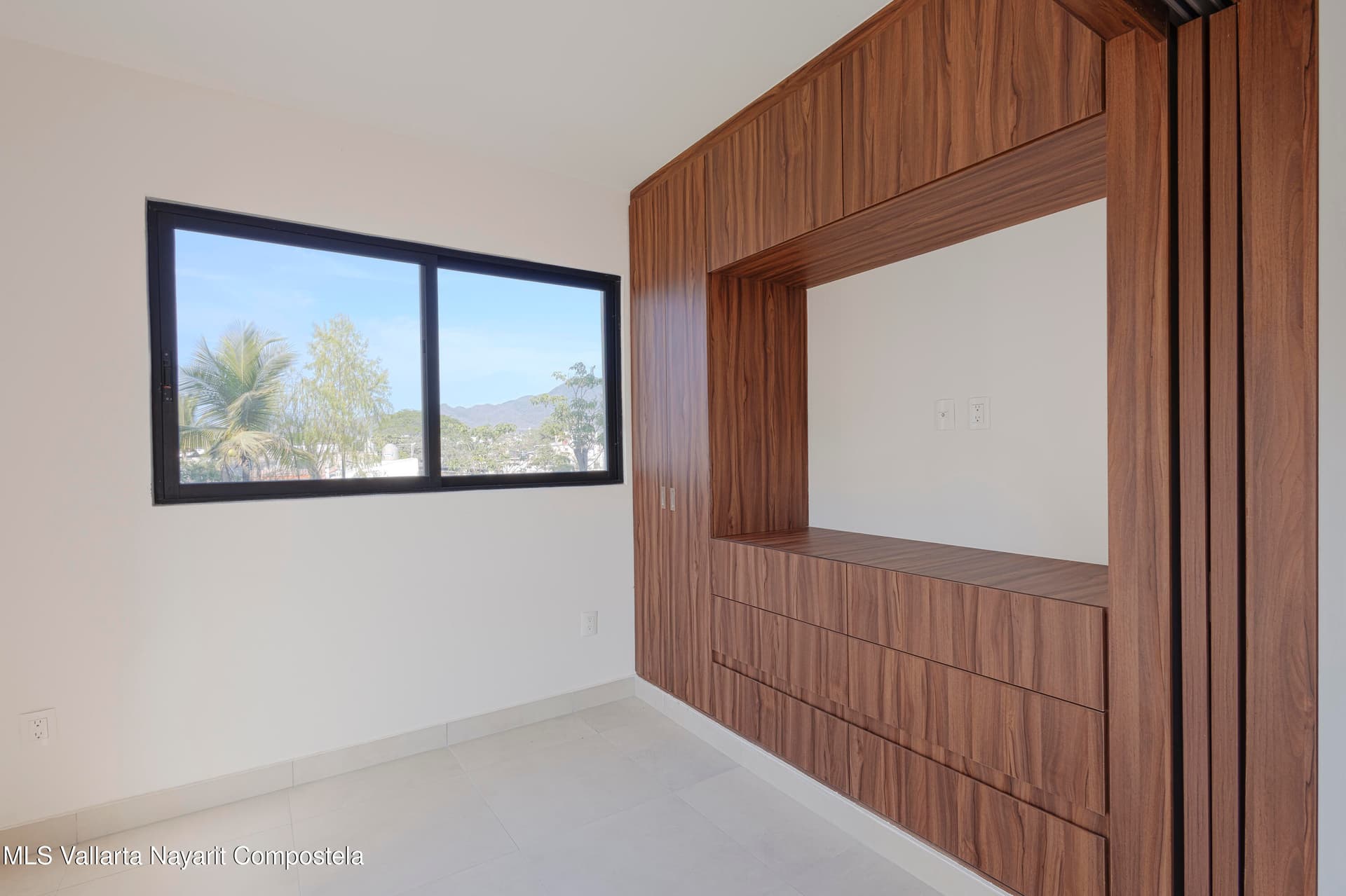 1200 Avenida Mexico E 5