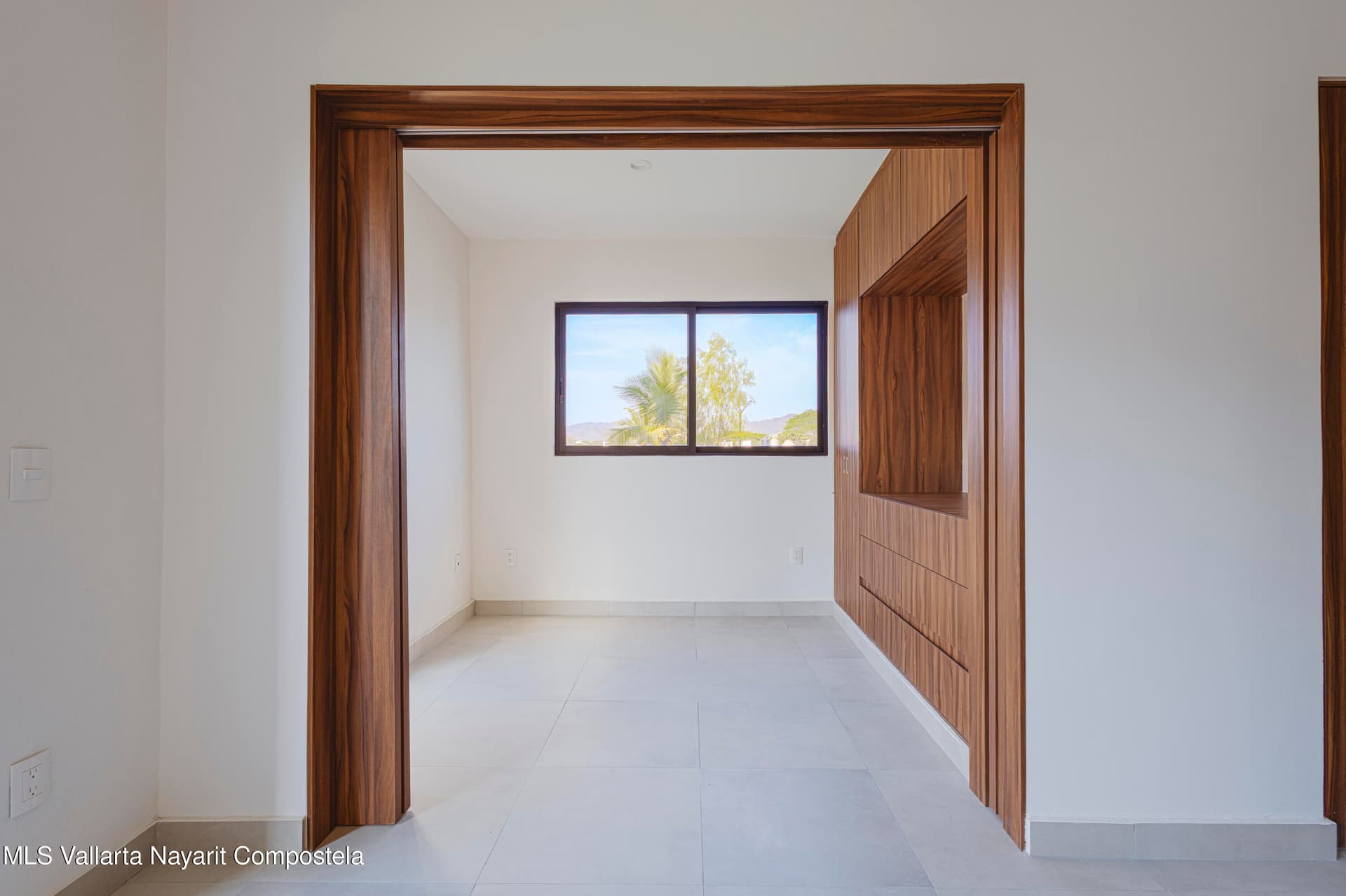 1200 Avenida Mexico E 6