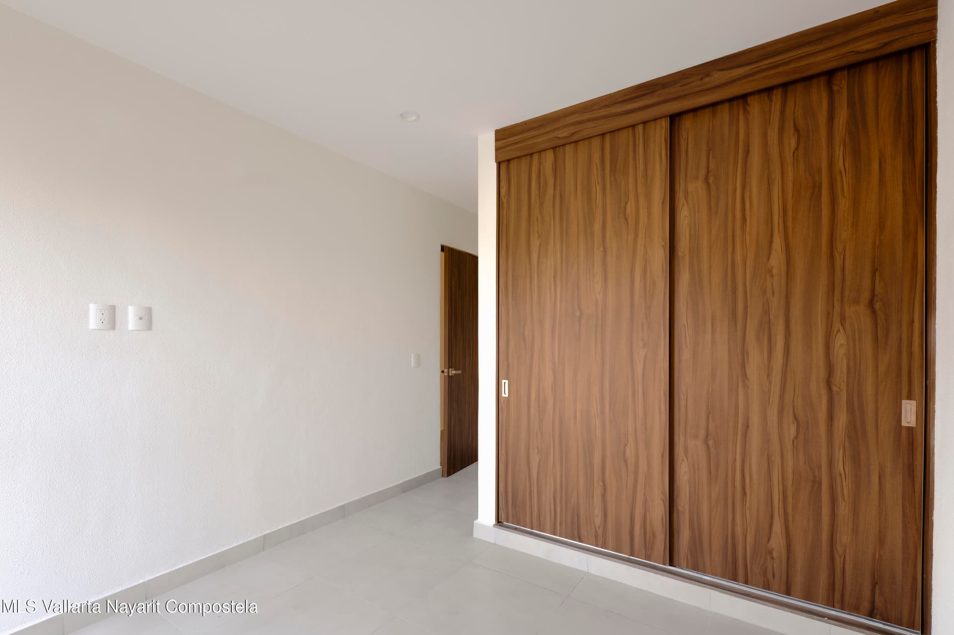 1200 Avenida Mexico E 7