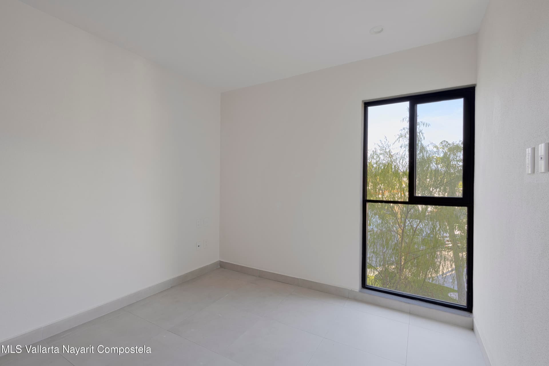 1200 Avenida Mexico E 9