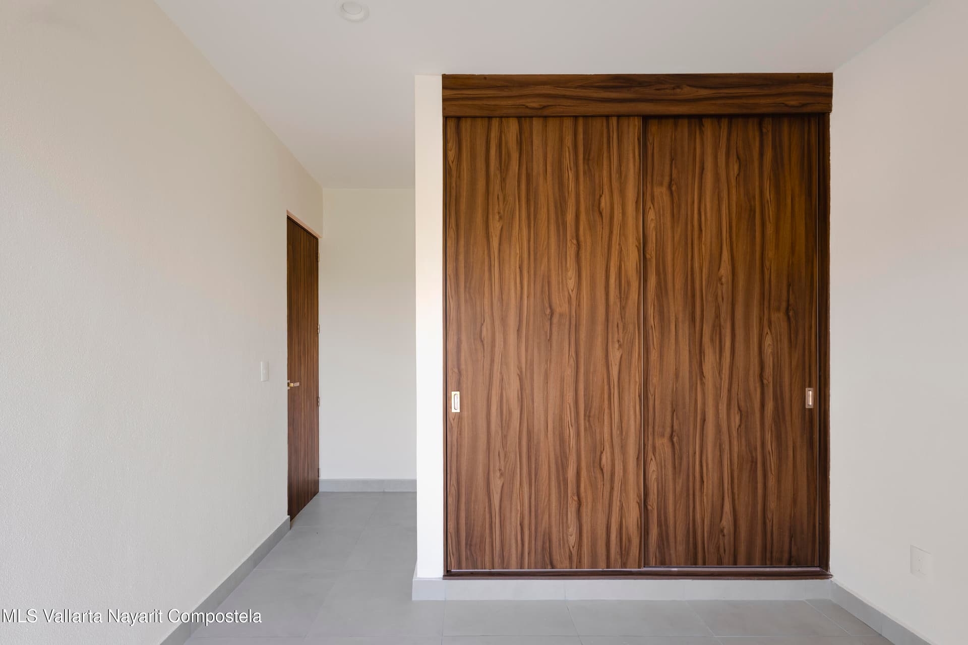 1200 Avenida Mexico E 10
