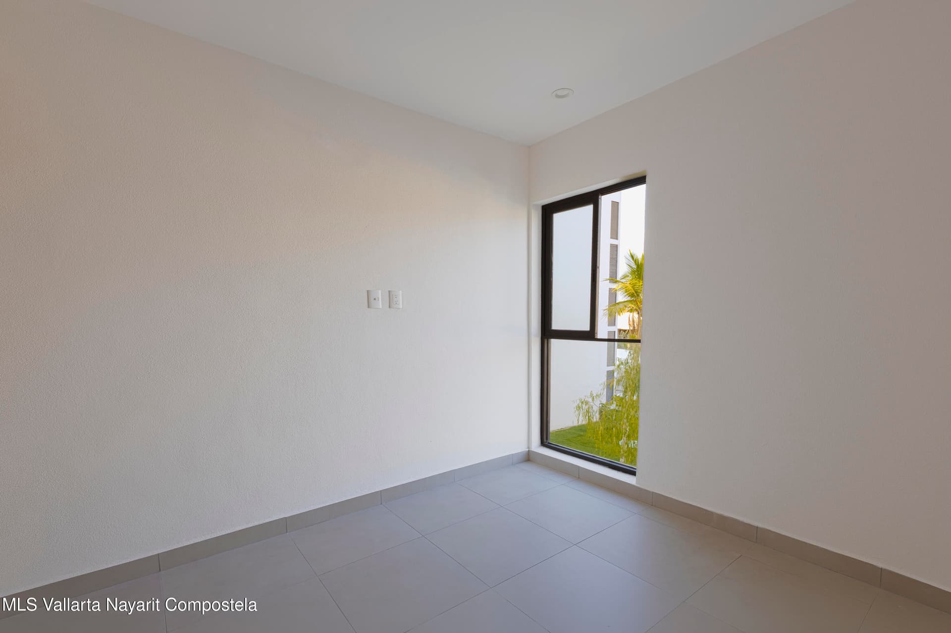 1200 Avenida Mexico E 11
