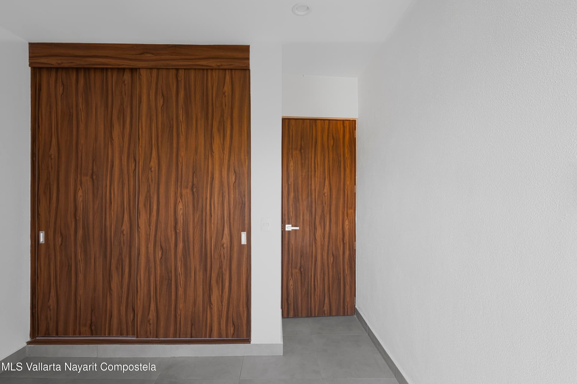 1200 Avenida Mexico E 8
