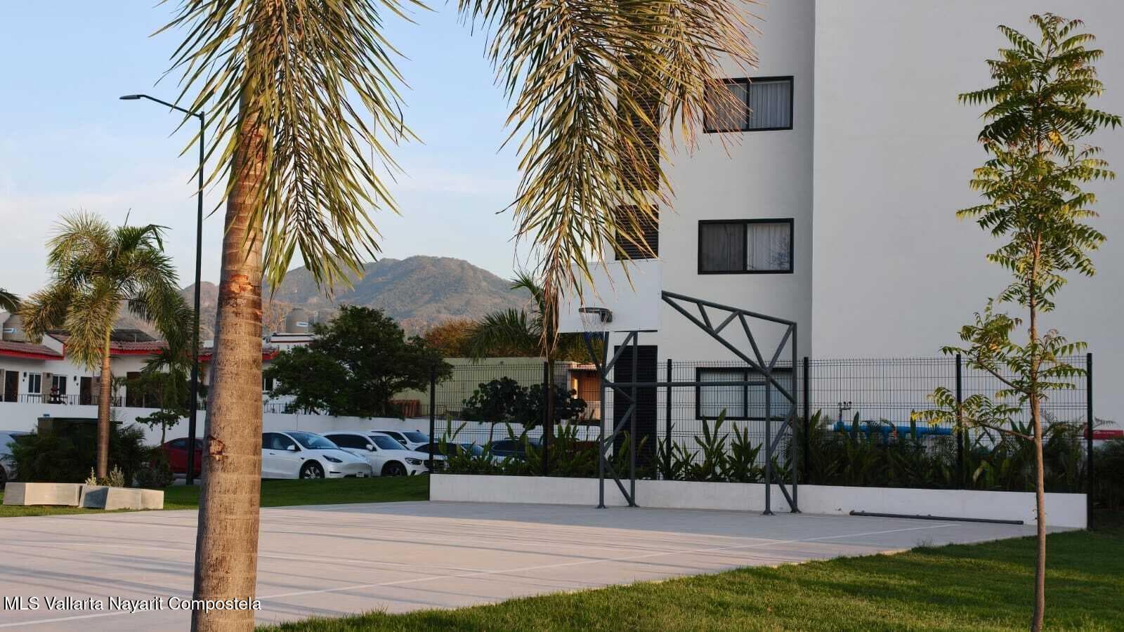 1200 Avenida Mexico E 16