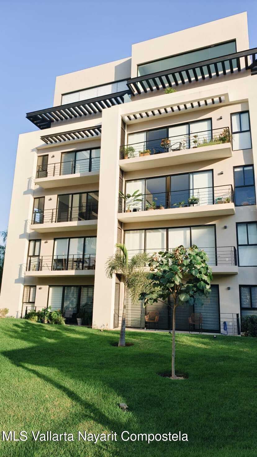 1200 Avenida Mexico E 17