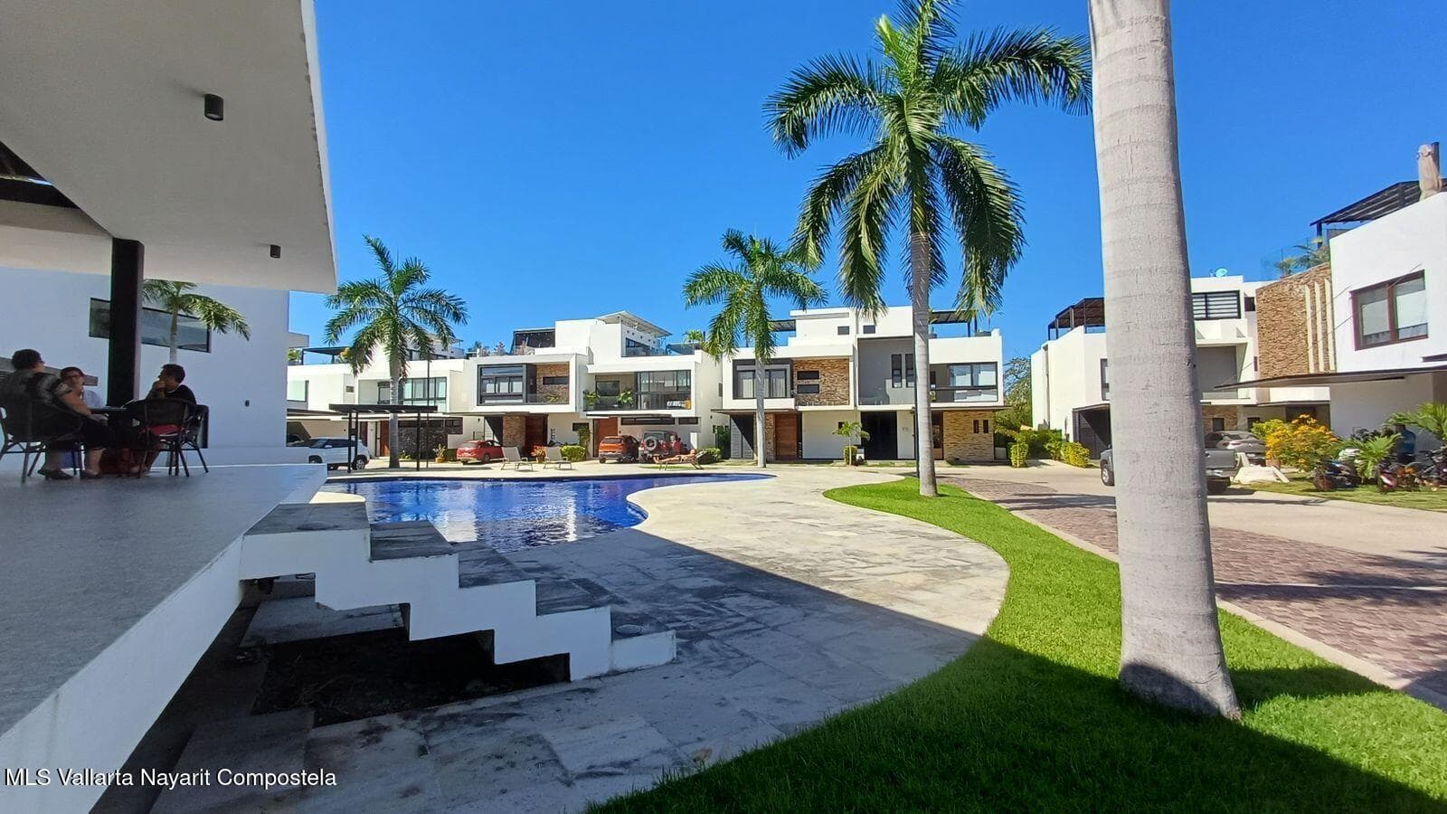 22 PASEO DE LAS FLORES 7