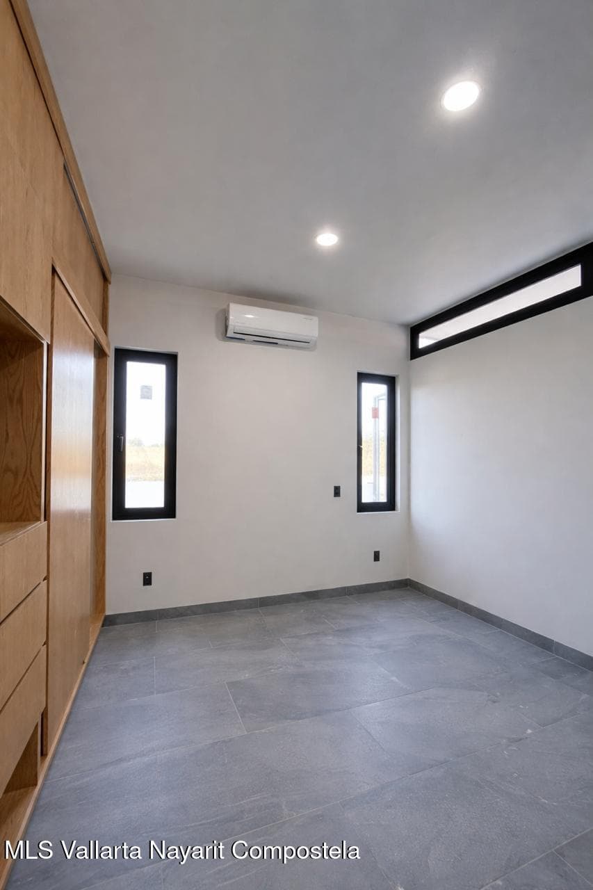House 10
