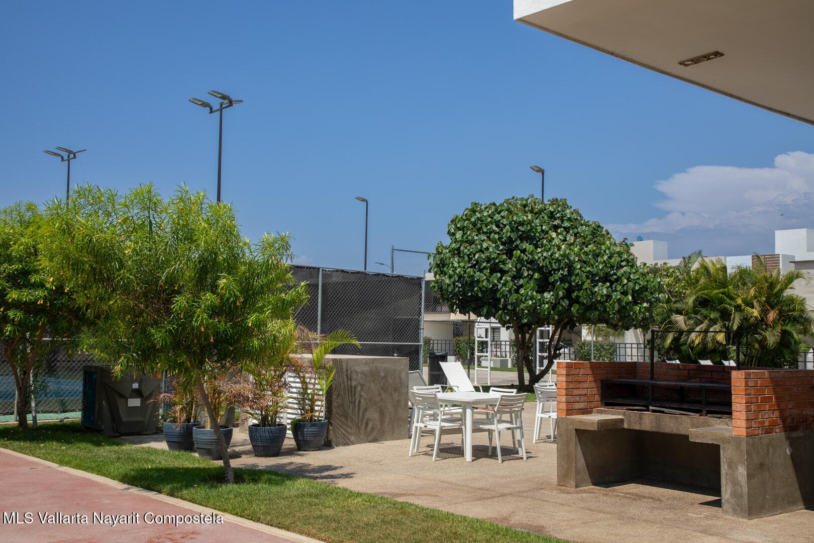 1309 CALLE MANTUA 32