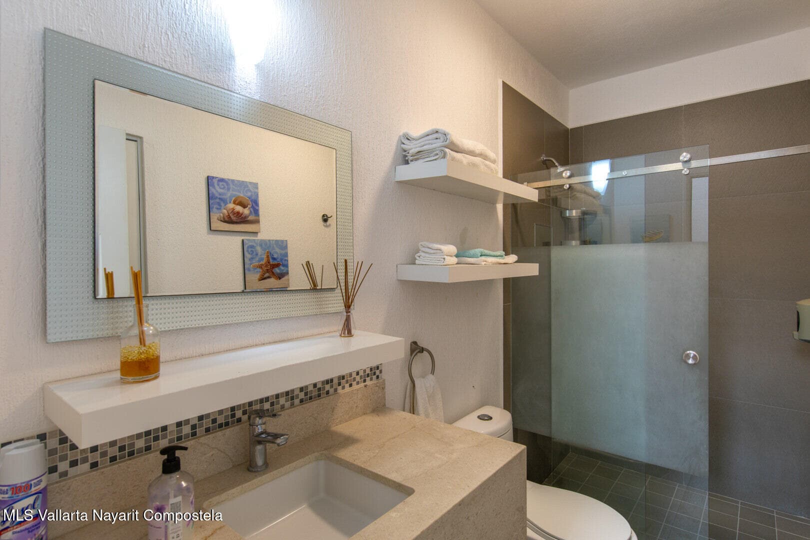 1309 CALLE MANTUA 16