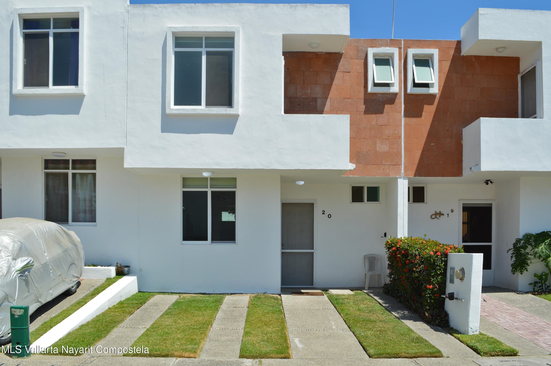 302 AV DEL MAR