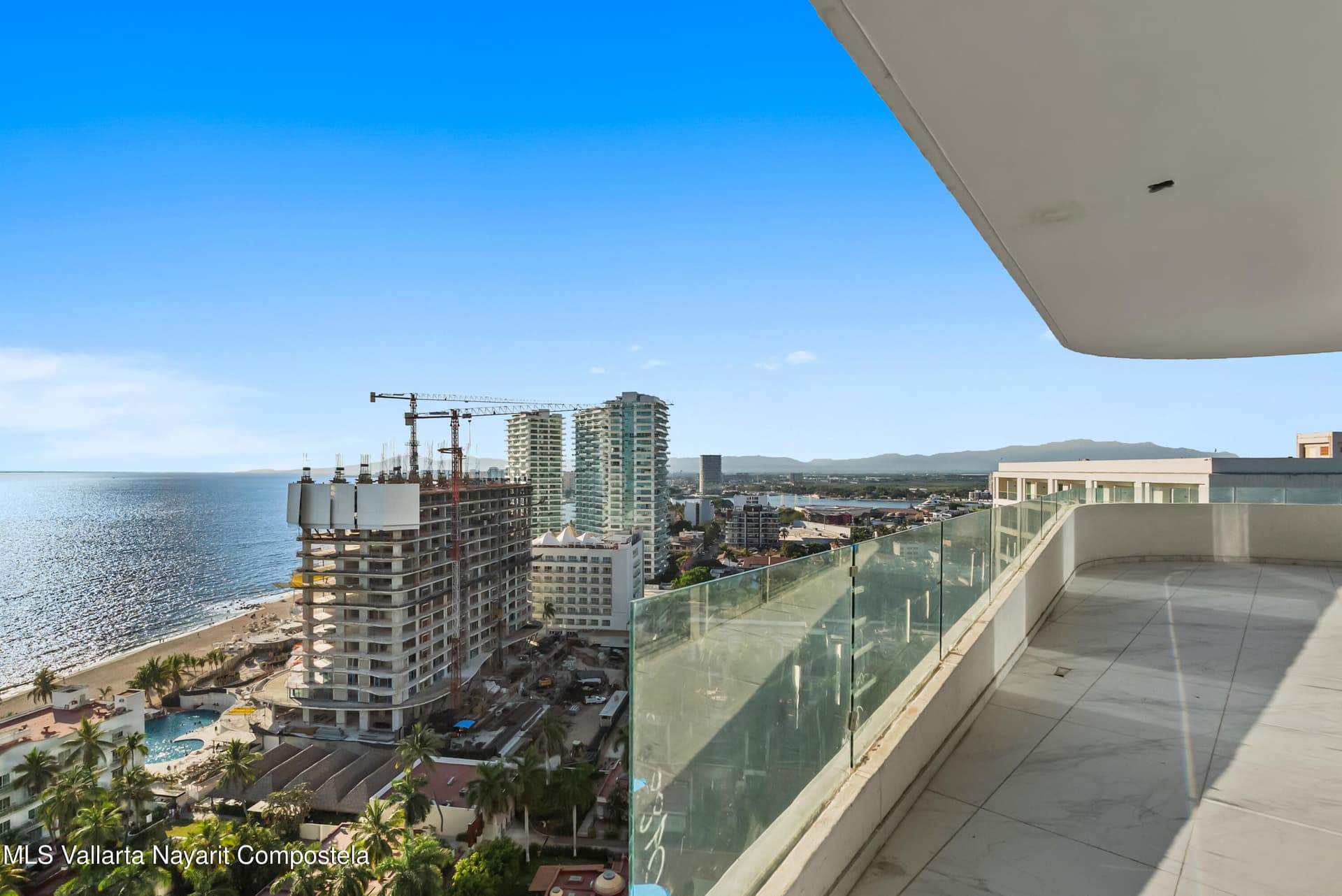 2485 Blvd Francisco Medina Ascencio 5
